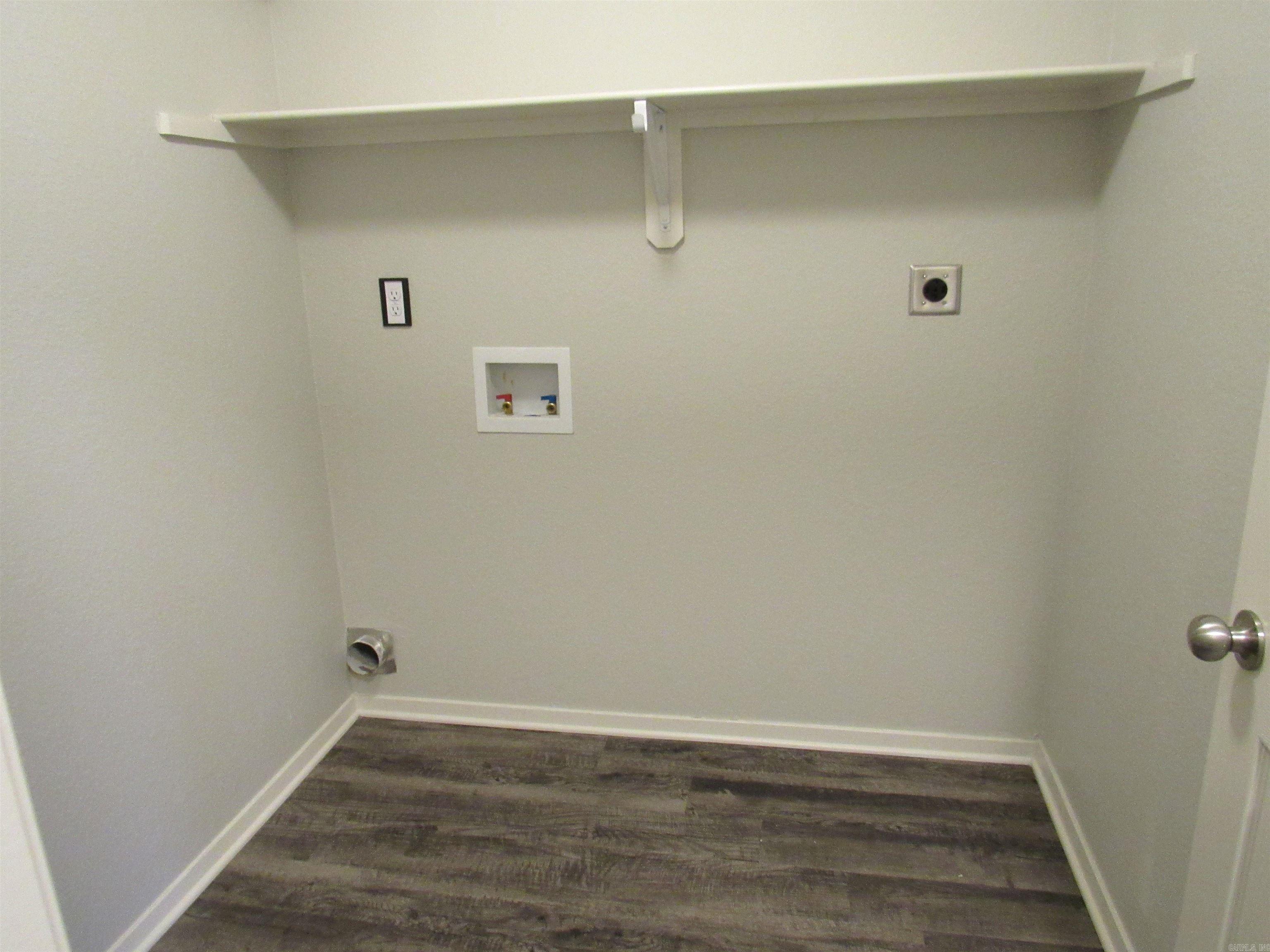 OAKLAND GROVE ESTATES - Residential