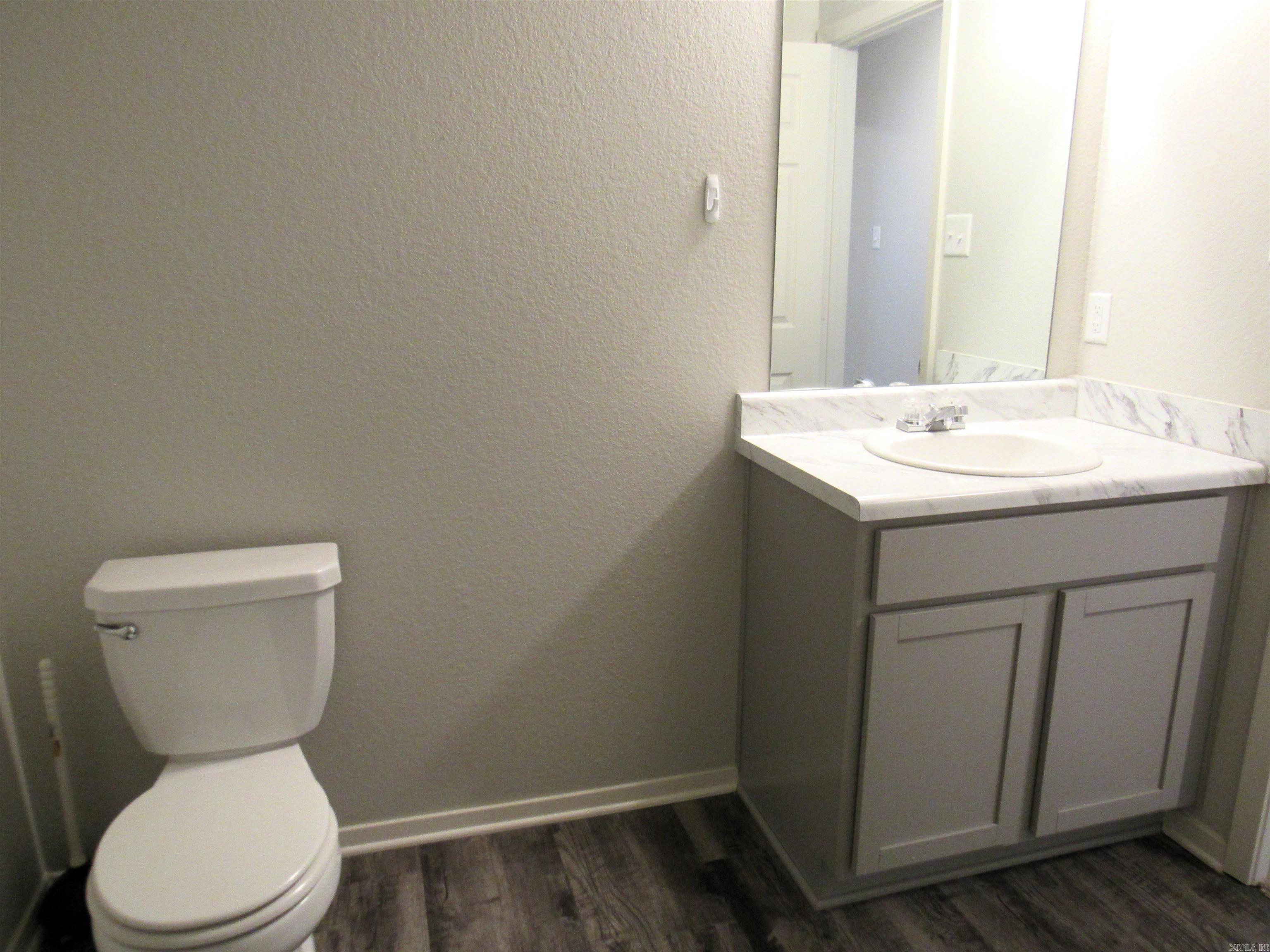 OAKLAND GROVE ESTATES - Residential