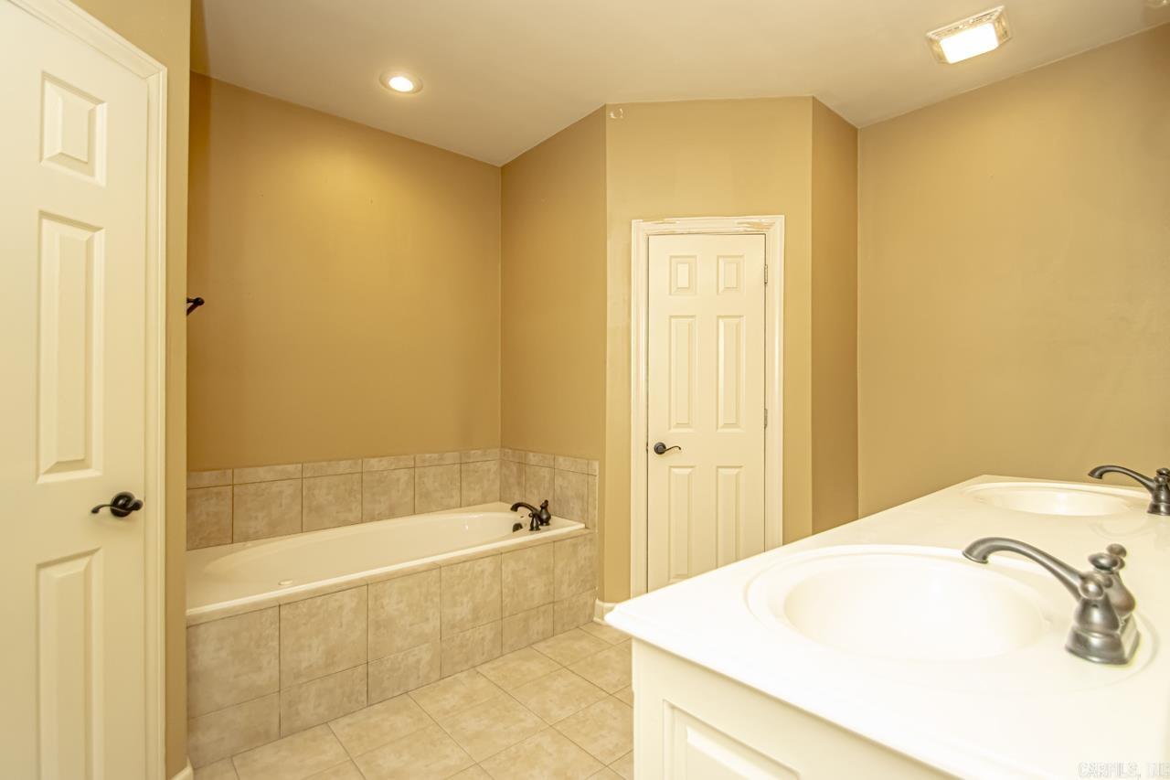 CRYSTALWOOD - Residential