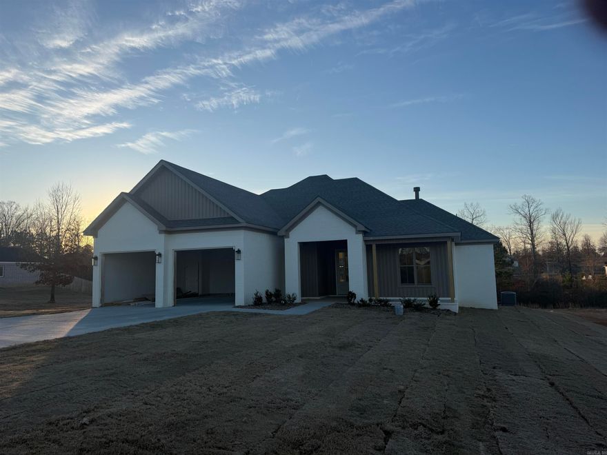 Open floor plan with a game room upstairs, that includes its own bathroom. Large covered back porch with ample lighting and an outdoor ceiling fan. Large picture windows in the great room and kitchen to see your vast property. Laundry room with access from garage entry way and a spacious primary bedroom closet. All brick exterior.