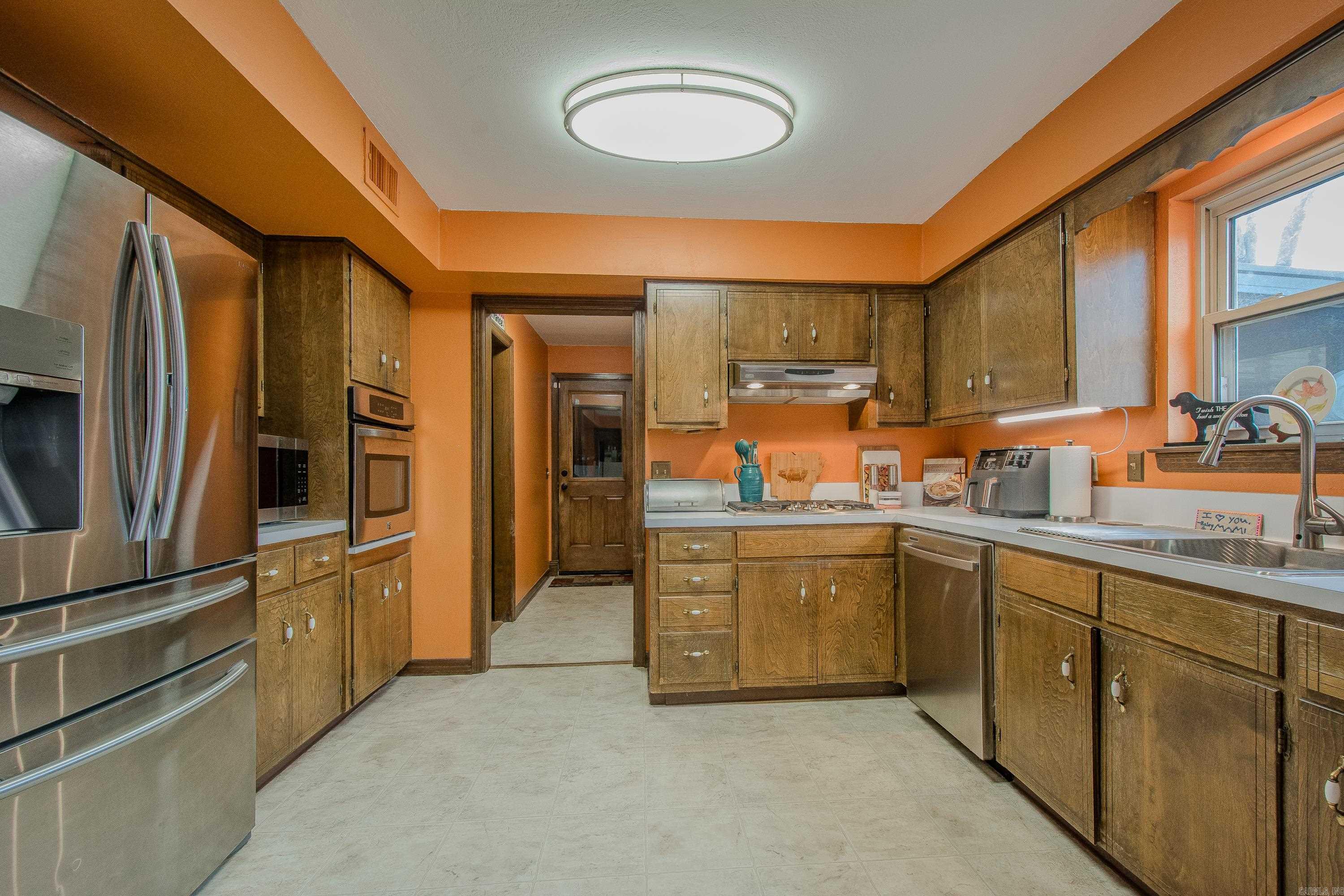 COUNTRY CLUB PARK - Residential