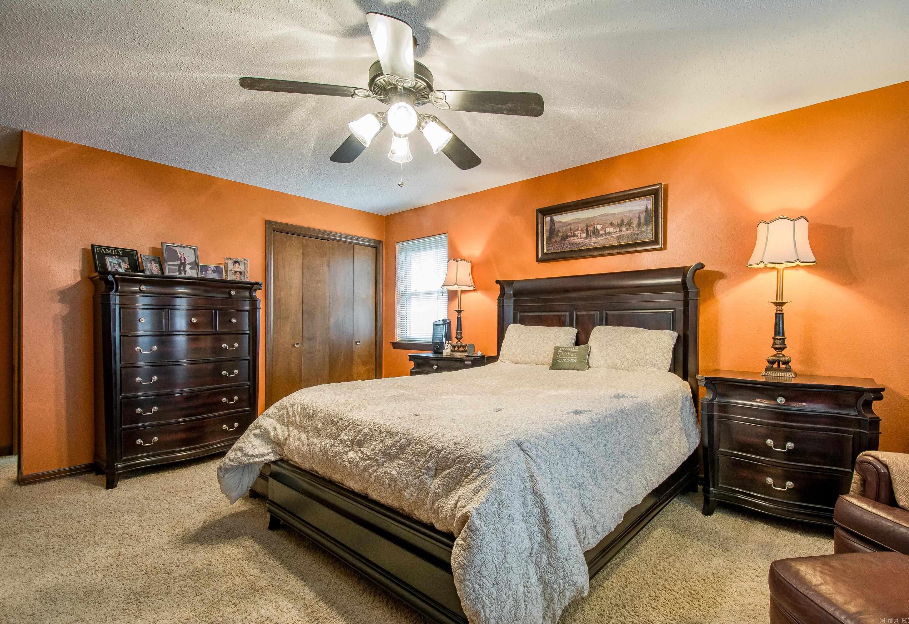 COUNTRY CLUB PARK - Residential