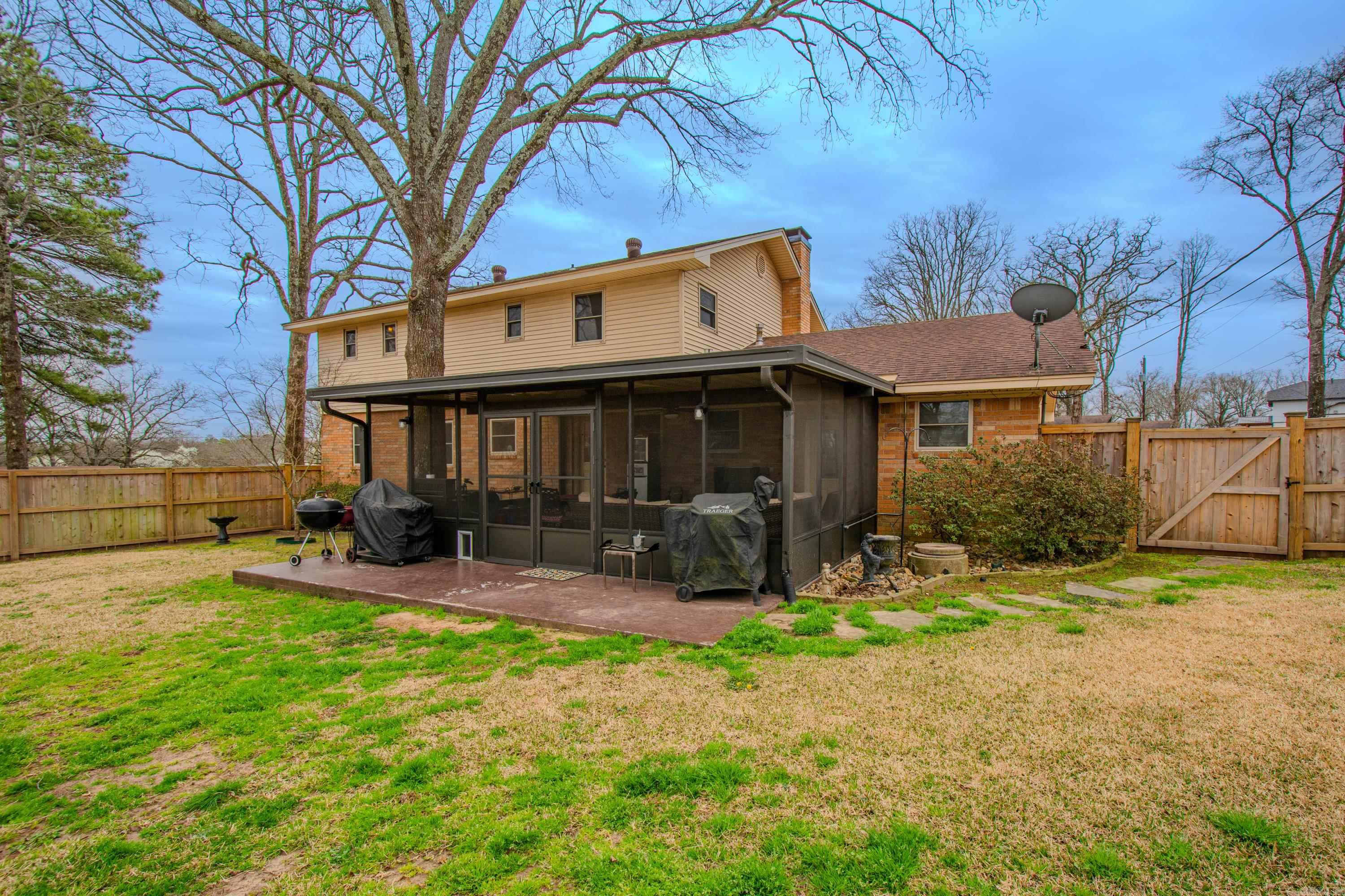 COUNTRY CLUB PARK - Residential