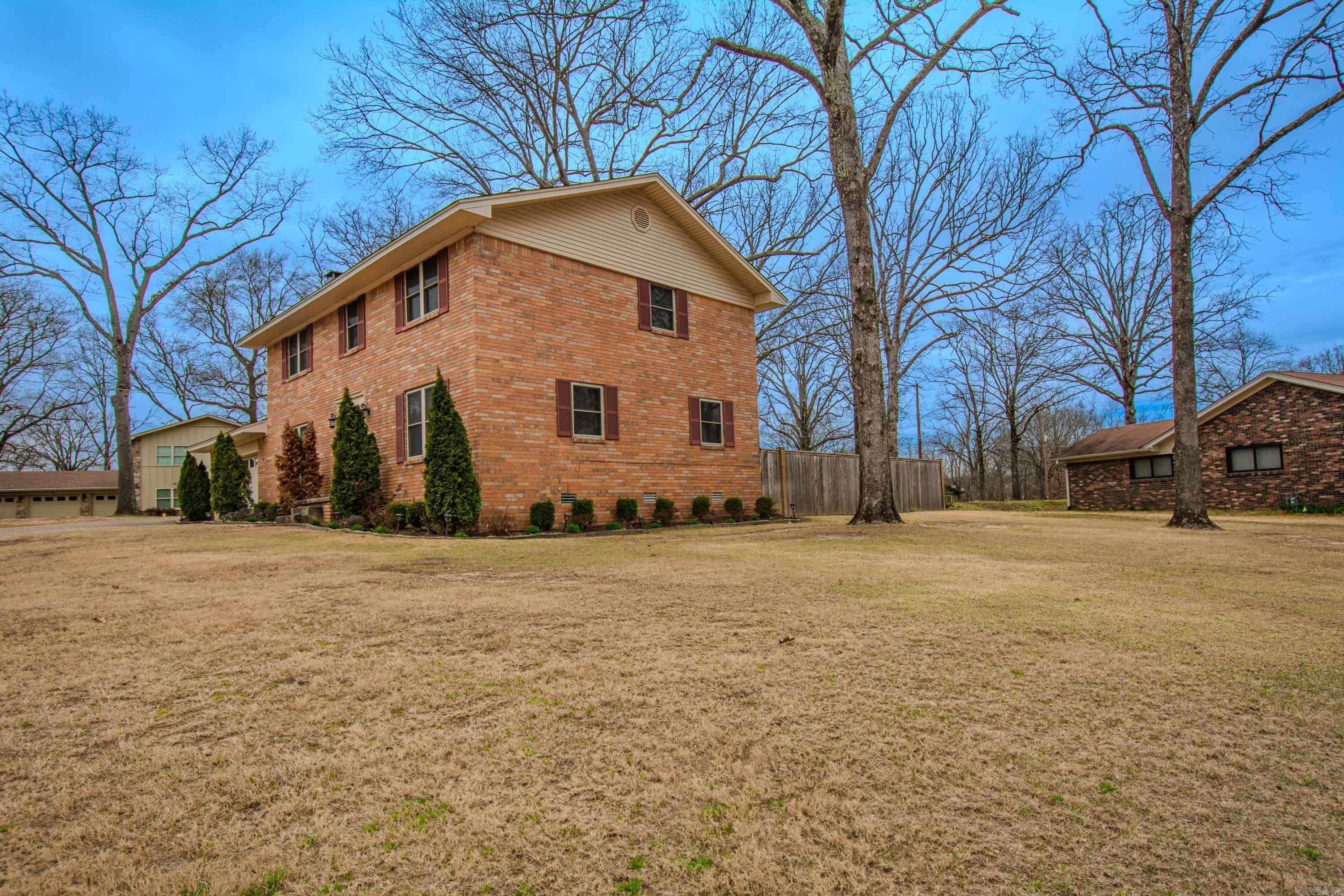 COUNTRY CLUB PARK - Residential