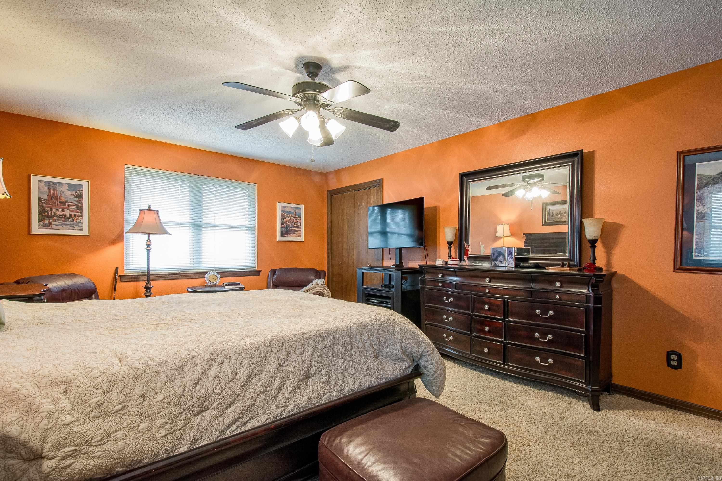 COUNTRY CLUB PARK - Residential