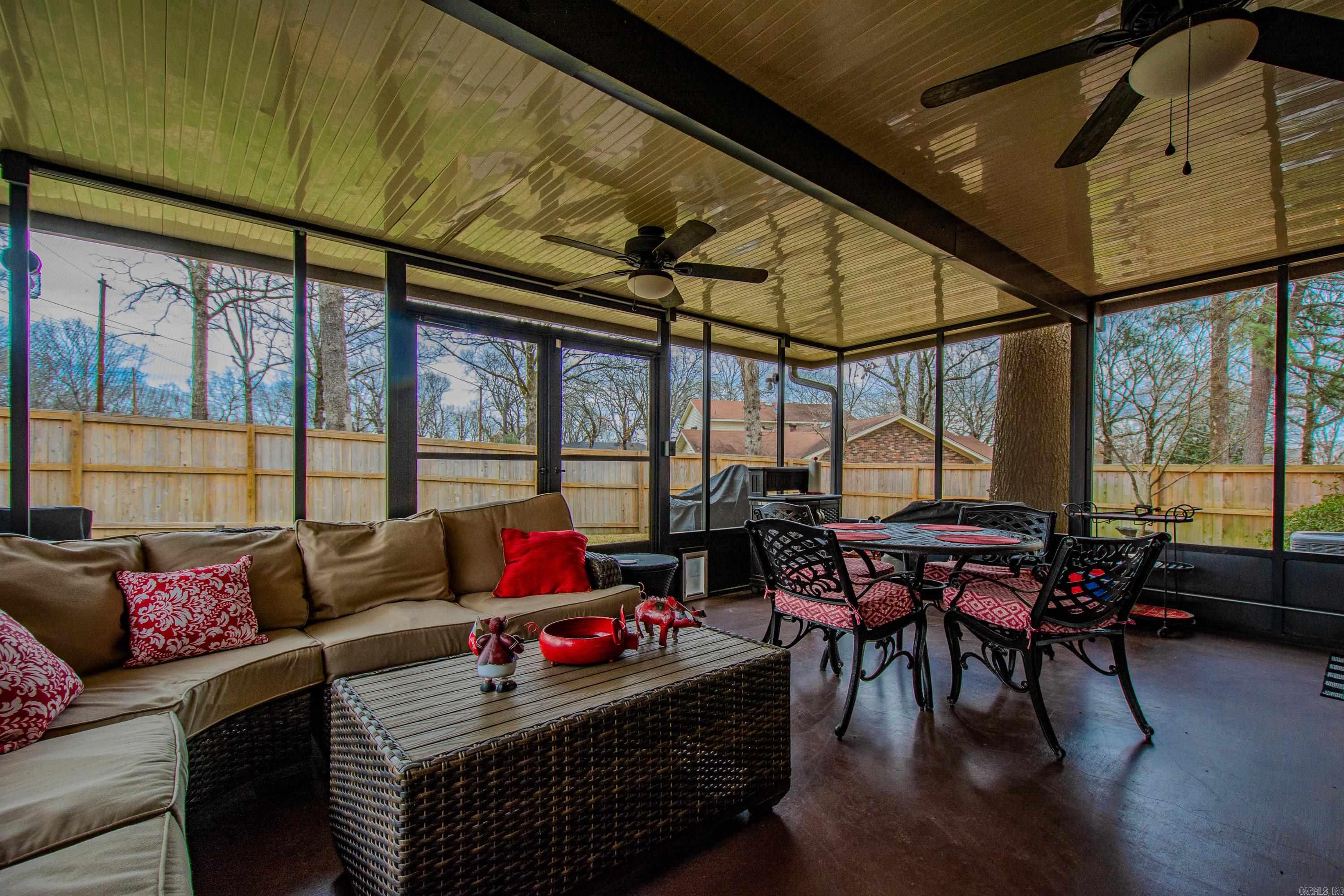 COUNTRY CLUB PARK - Residential