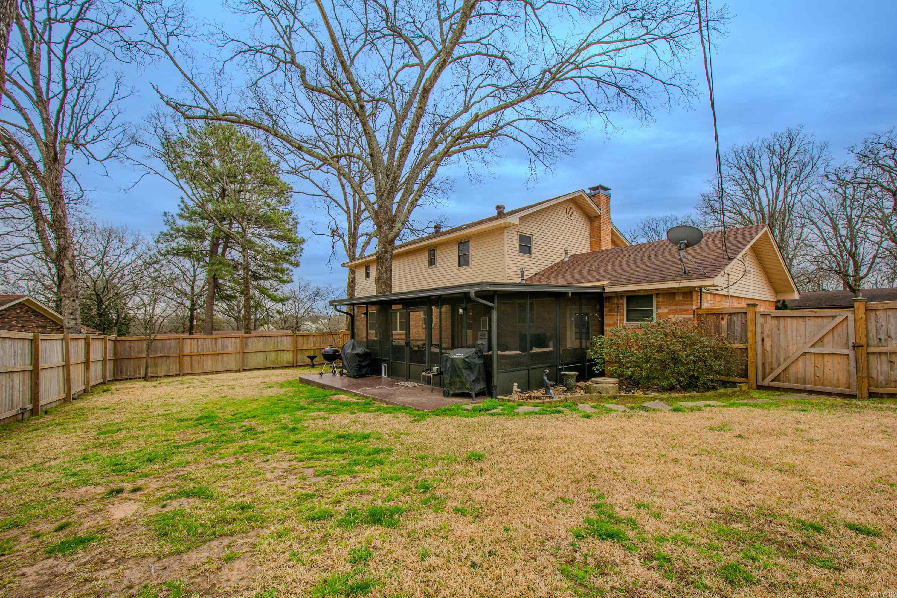 COUNTRY CLUB PARK - Residential