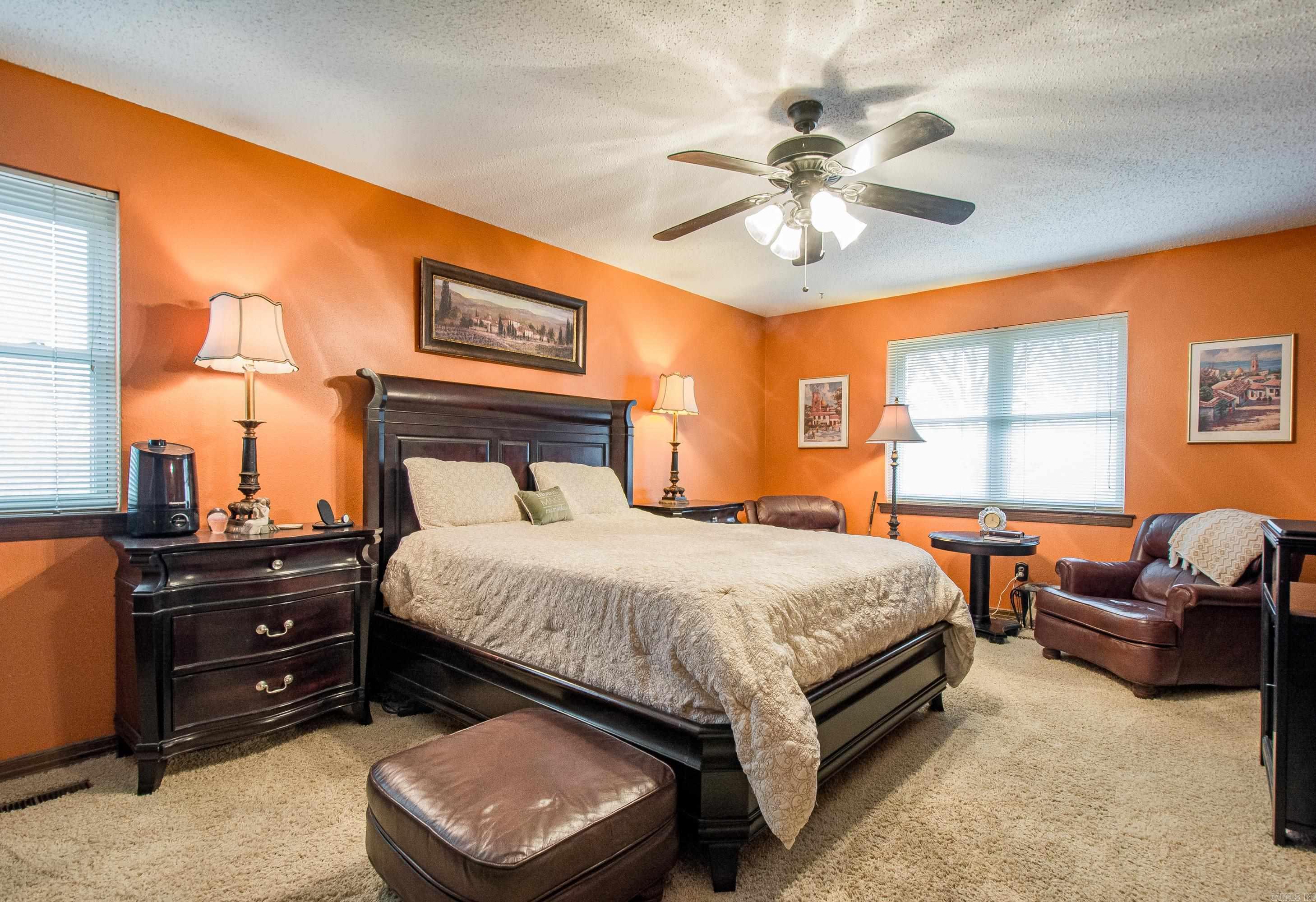 COUNTRY CLUB PARK - Residential