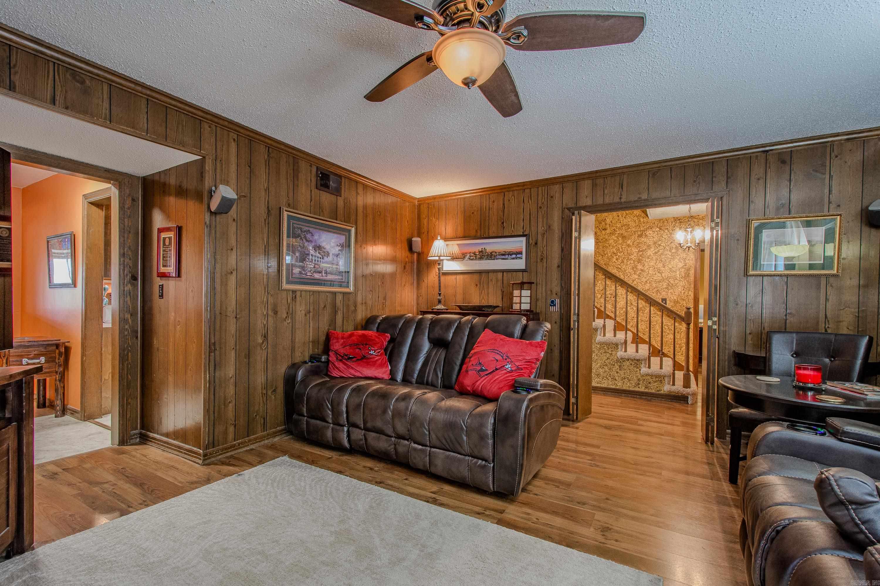 COUNTRY CLUB PARK - Residential