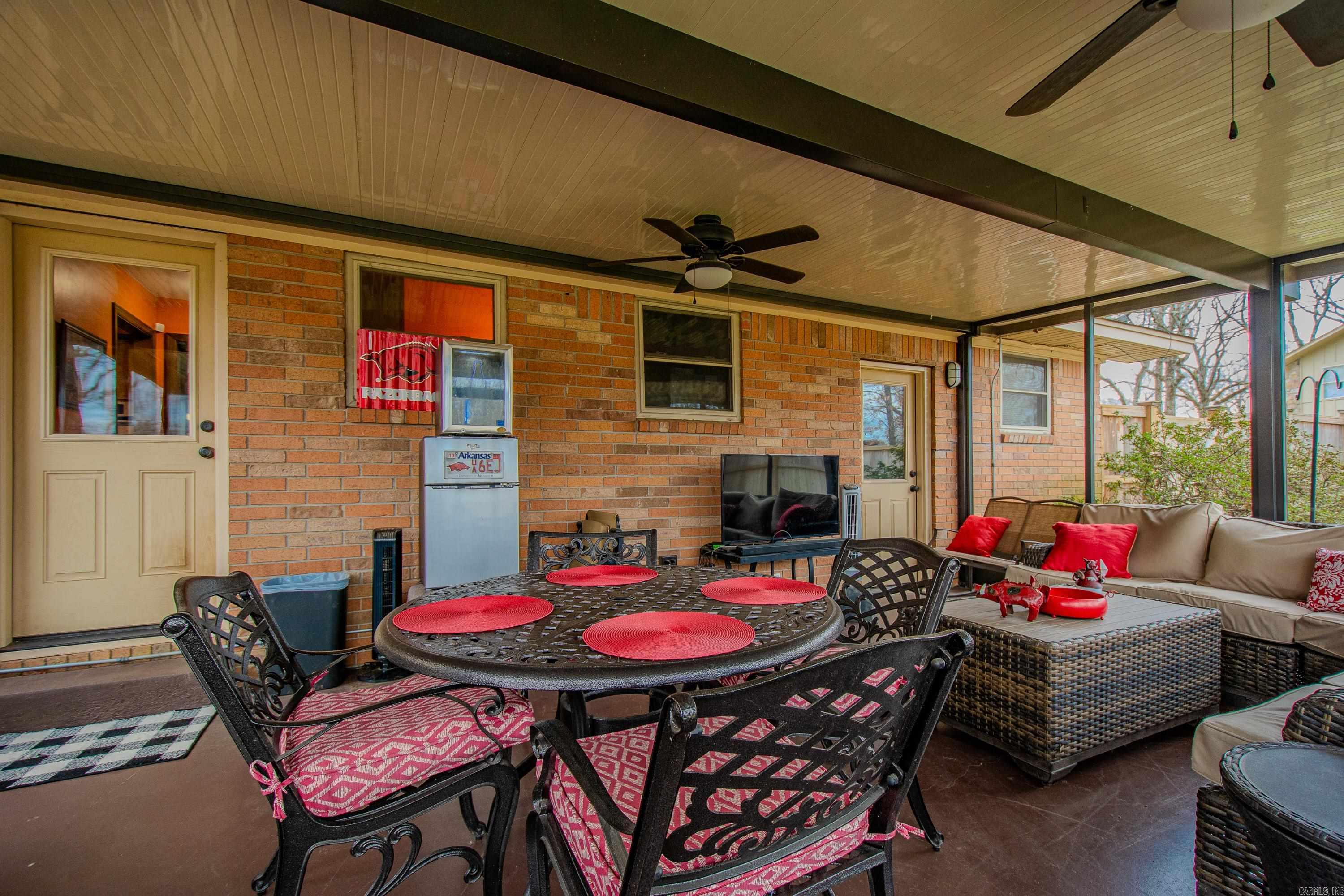 COUNTRY CLUB PARK - Residential