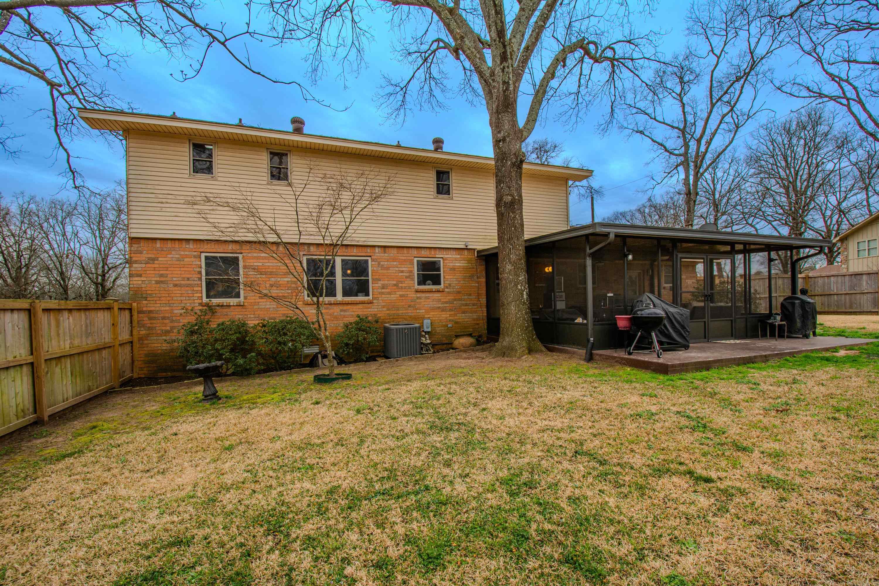 COUNTRY CLUB PARK - Residential