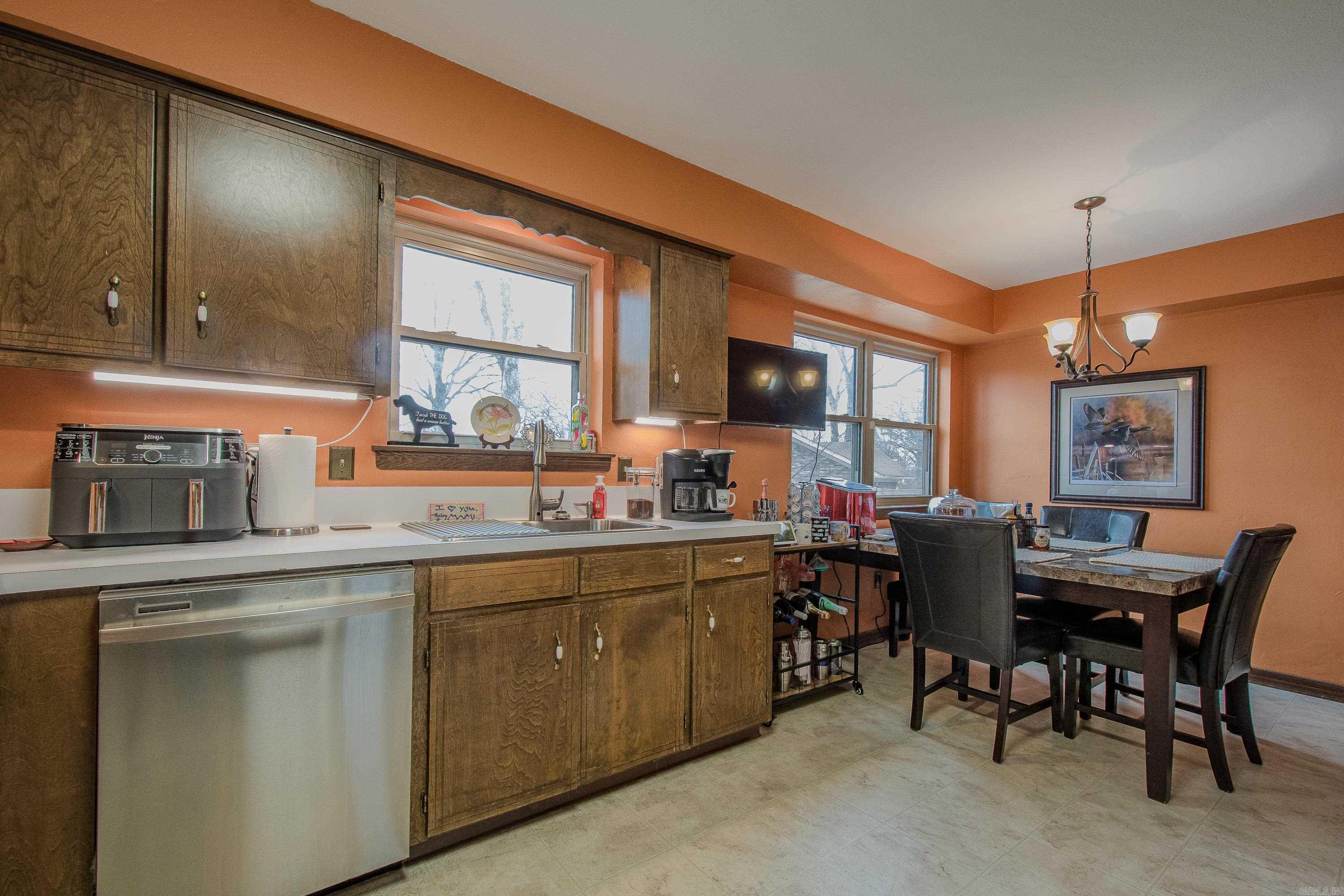 COUNTRY CLUB PARK - Residential