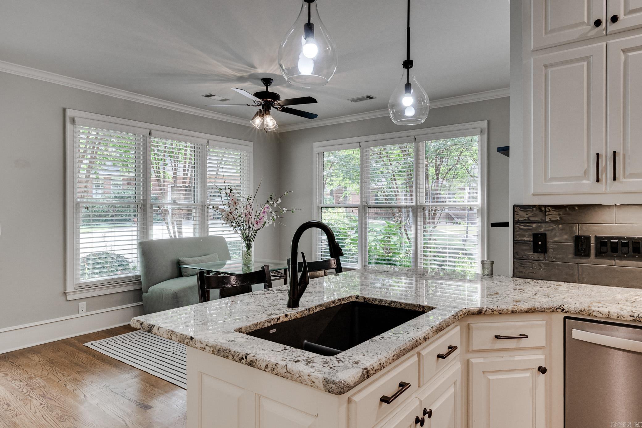 PIPPINPOST - Residential