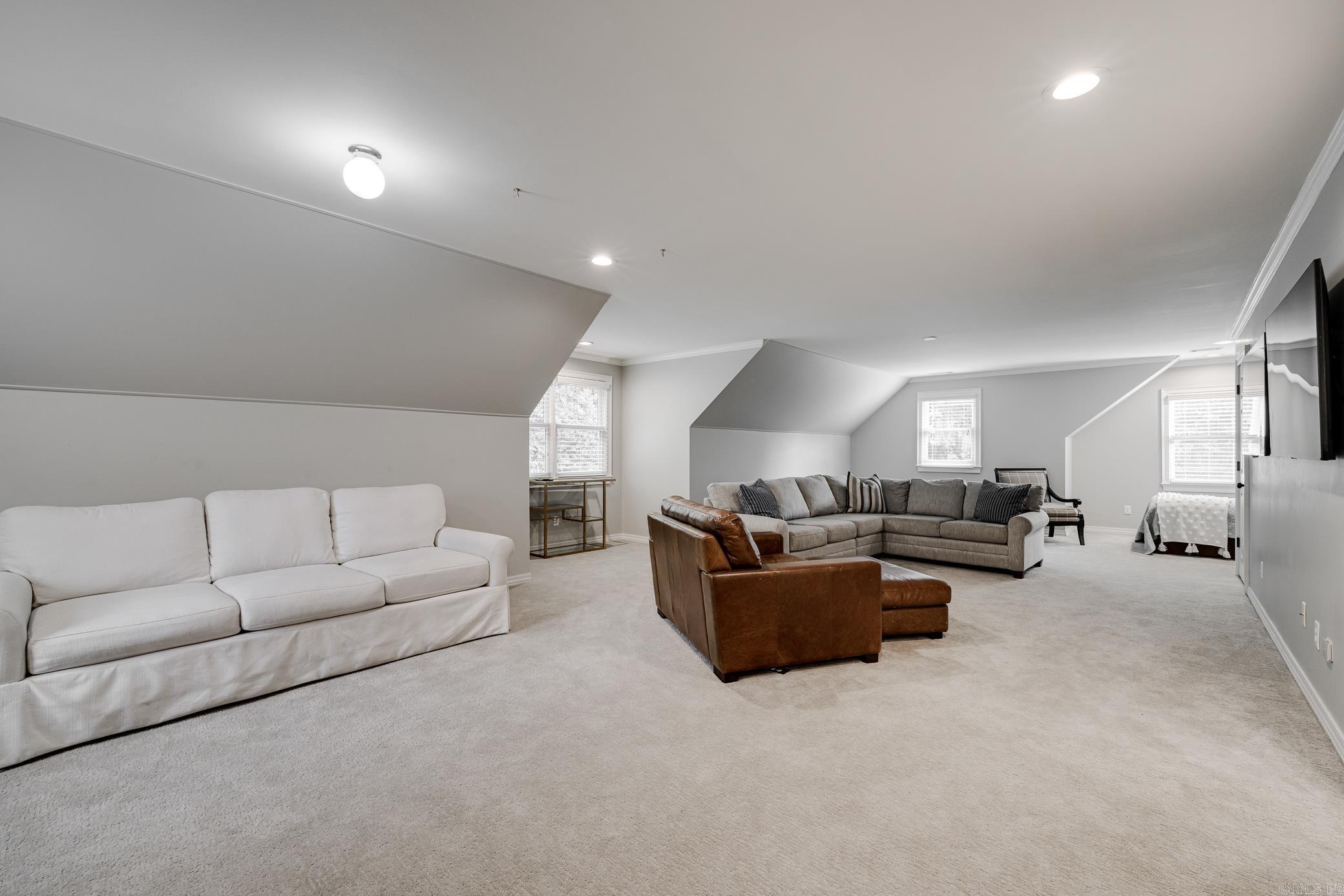 PIPPINPOST - Residential