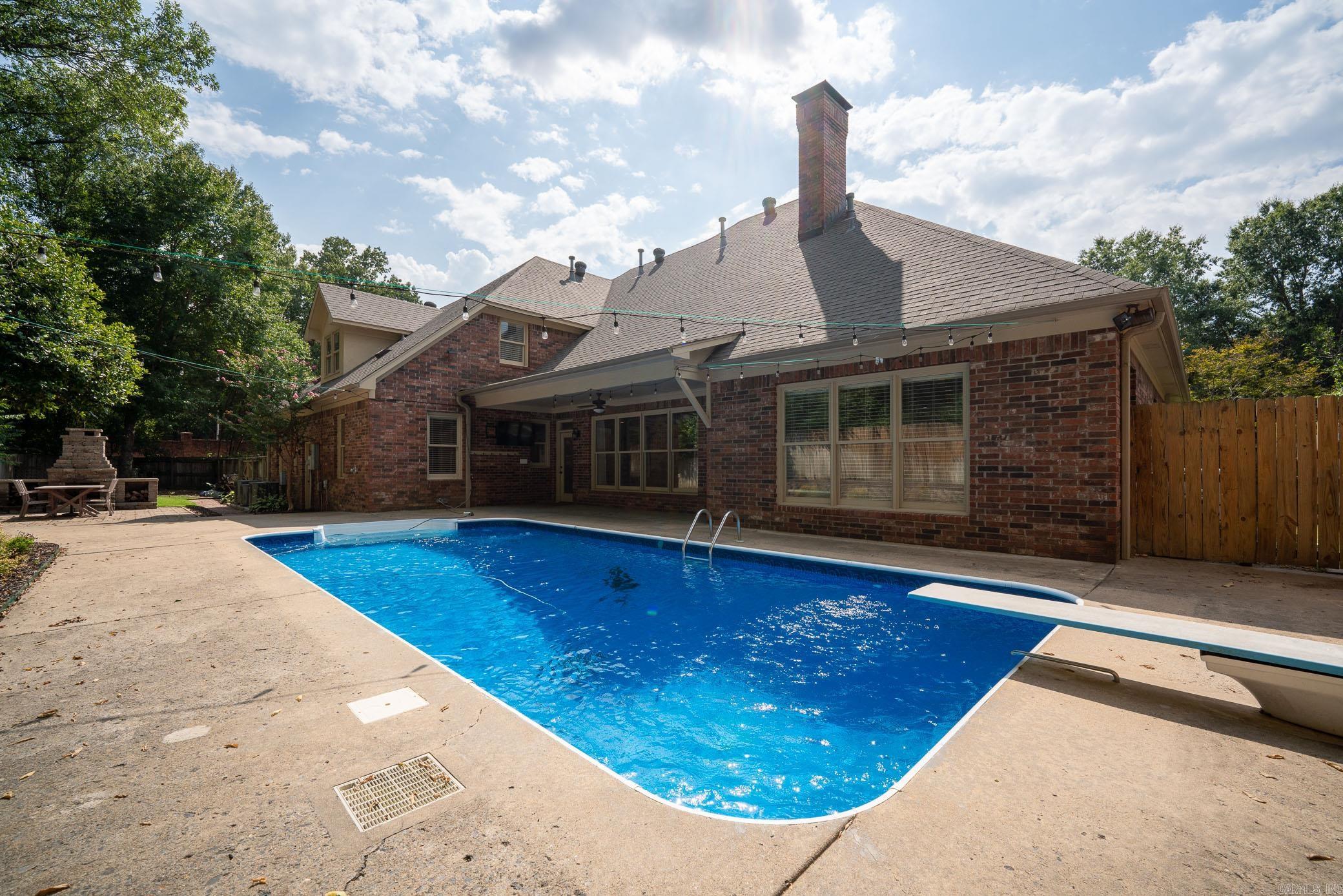 PIPPINPOST - Residential