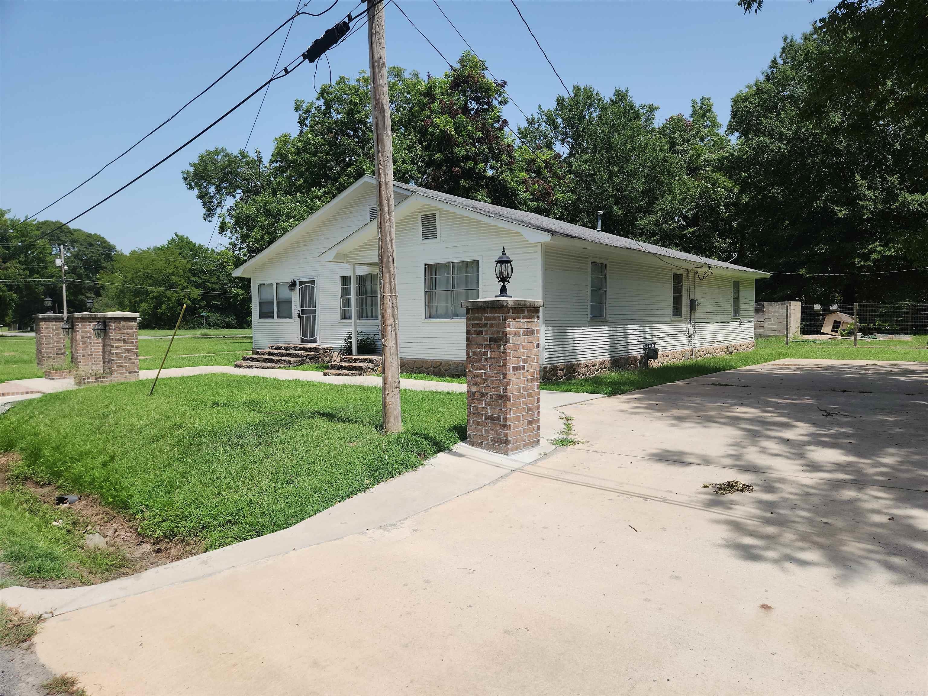 View Pine Bluff, AR 71603 house