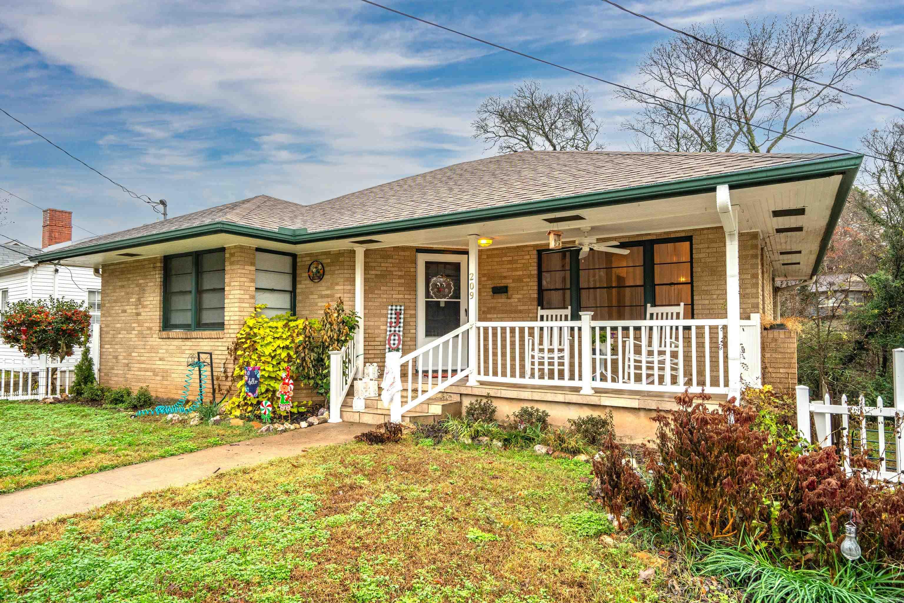 Want a rental with host quarters? Rent out the upstairs and live downstairs. Separate entrances with plenty of parking in the rear. Largeflex room downstairs could be another bedroom or game room. Endless possibilities and only 1/3 miles from Oaklawn.