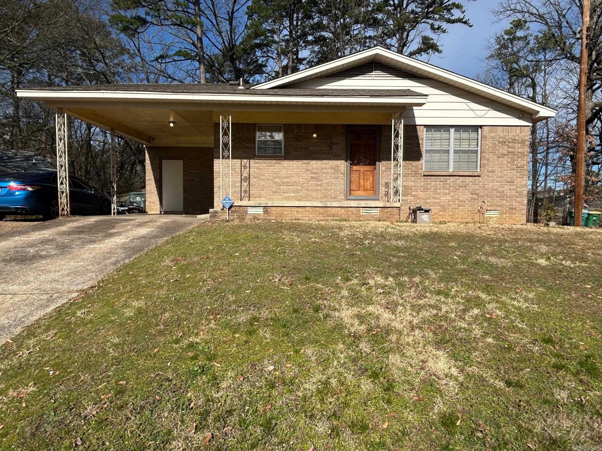 The perfect location in the heart of WLR! Close to shopping, restaurants, and the interstate for fast commutes. Move in condition and perfect for the first time buyer in tough price range! This is a must see!