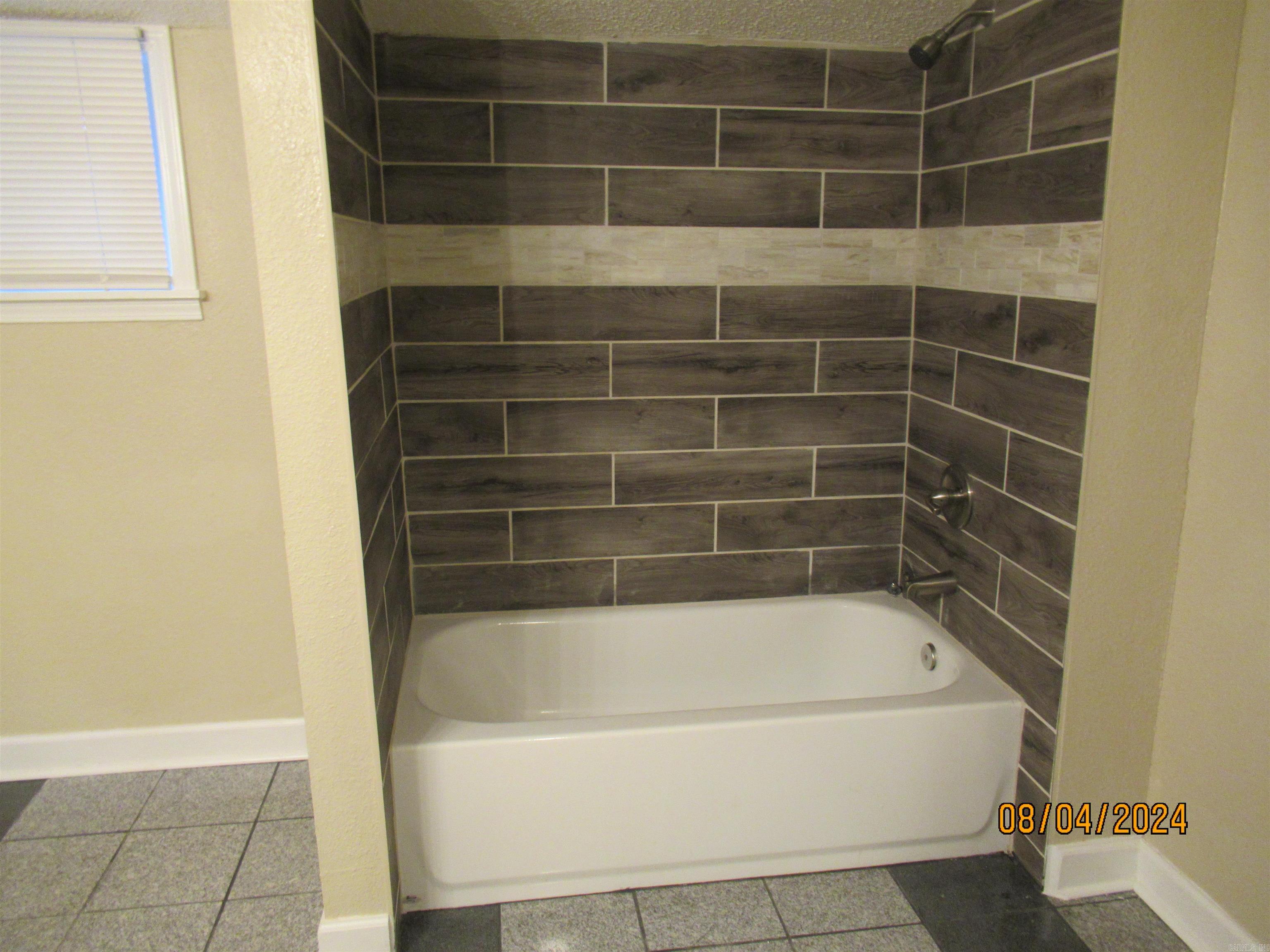 ARNOLD HIGHLAND AC - Residential