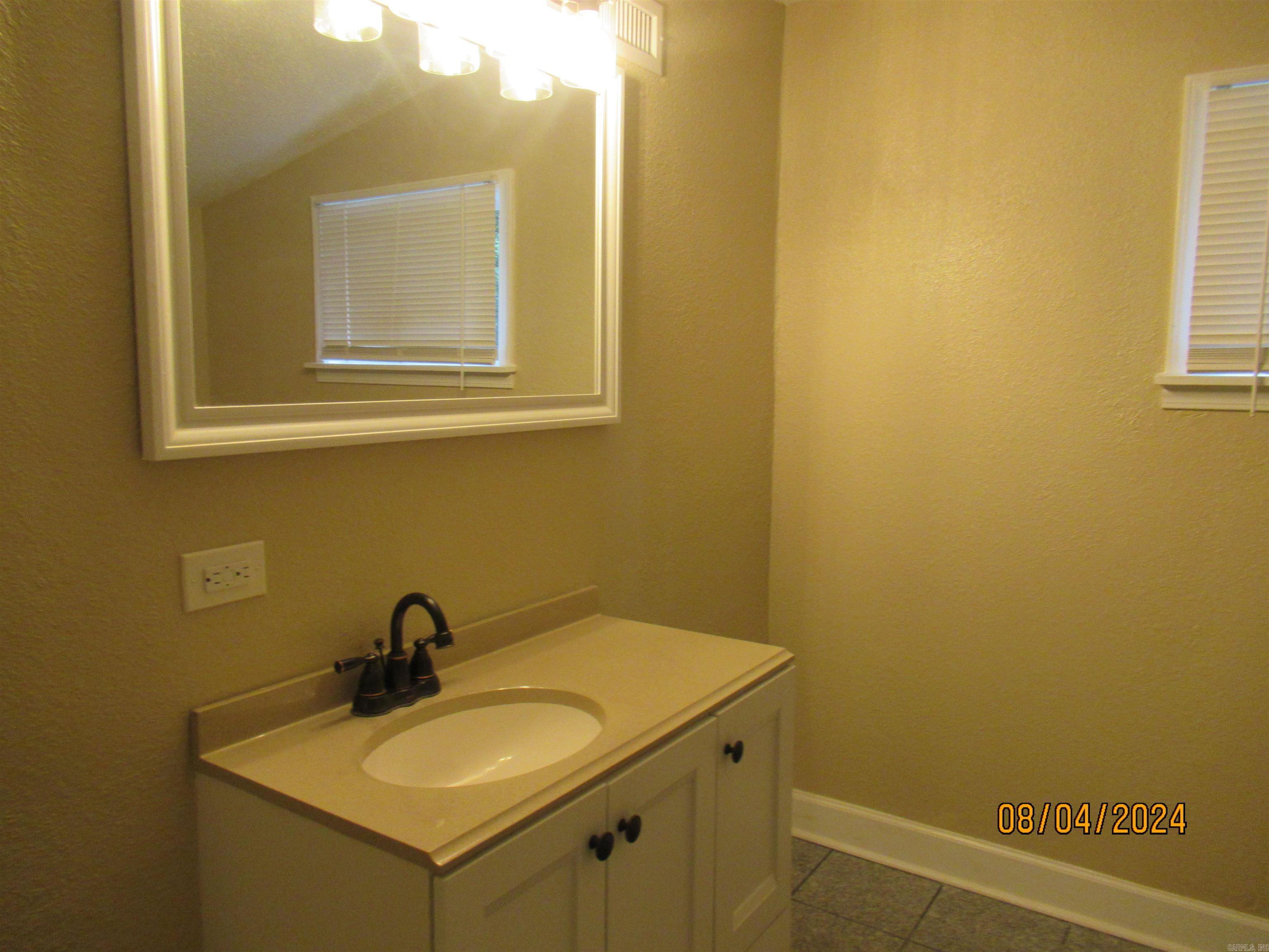 ARNOLD HIGHLAND AC - Residential