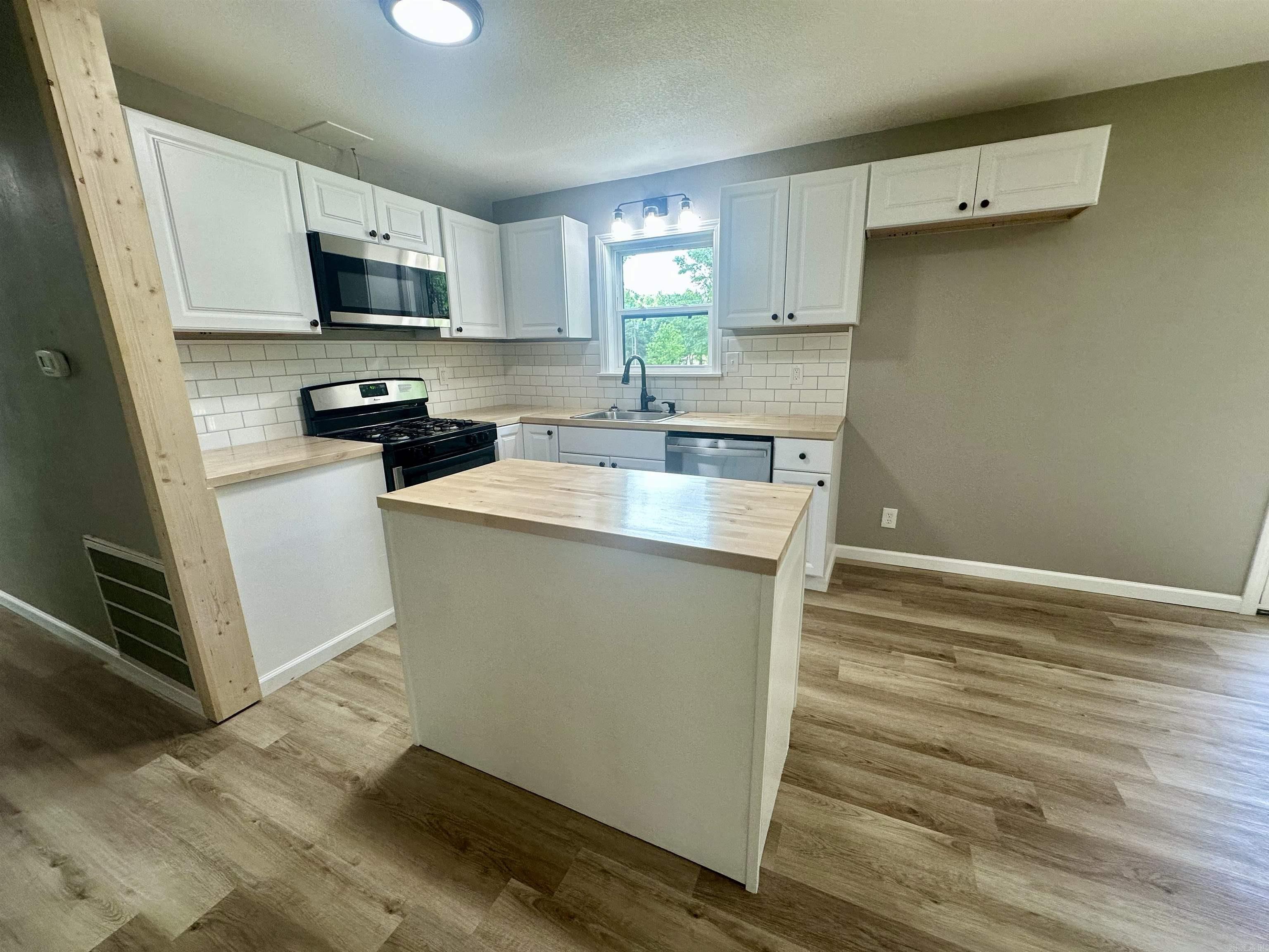 PINE PARK - Residential