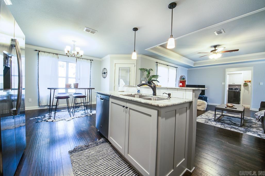 CROSS CREEK - Residential