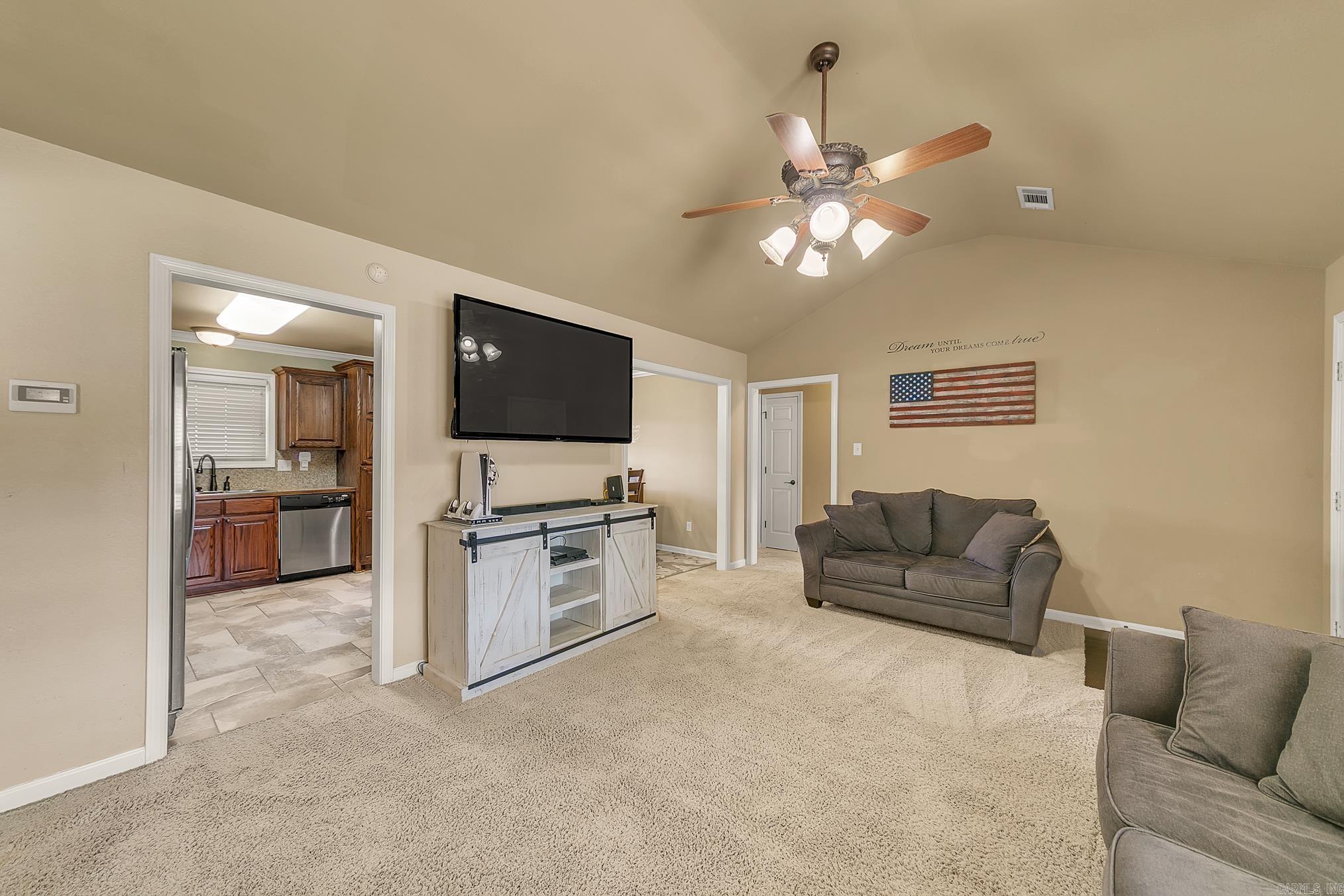 CROSS CREEK - Residential
