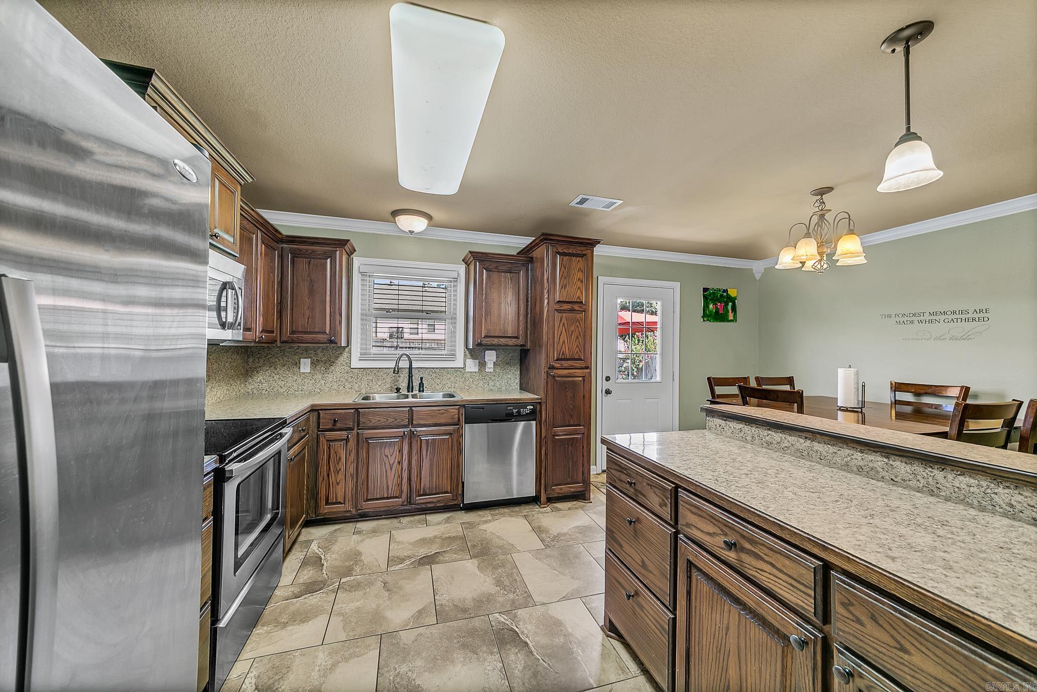 CROSS CREEK - Residential