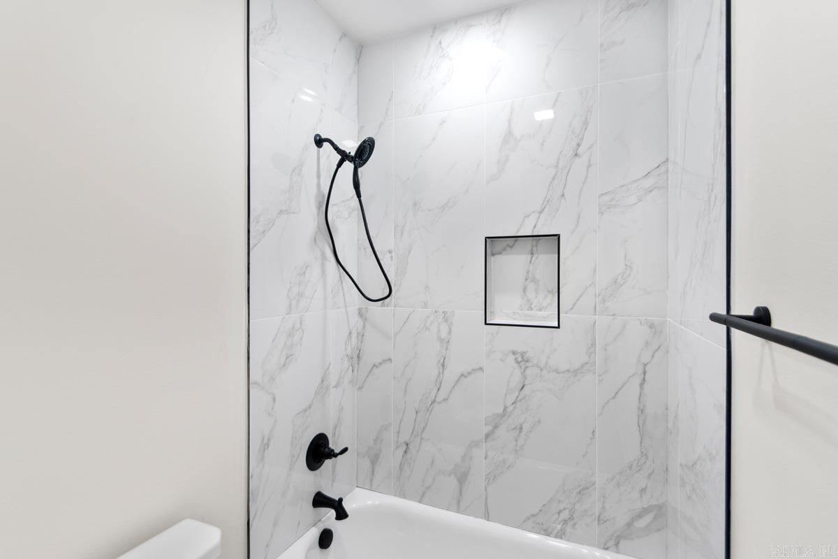 COUNTRY CLUB OF AR-QUARTERS ADDN - Residential