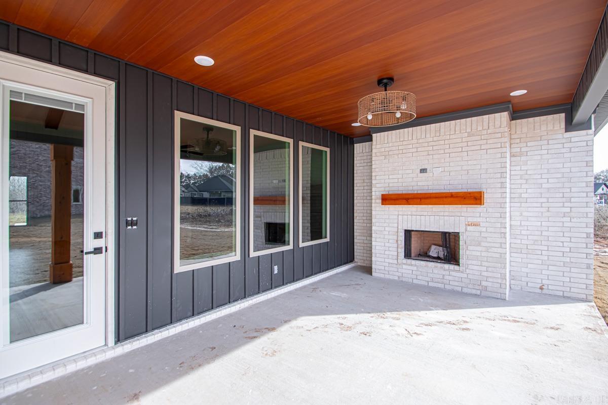 COUNTRY CLUB OF AR-QUARTERS ADDN - Residential