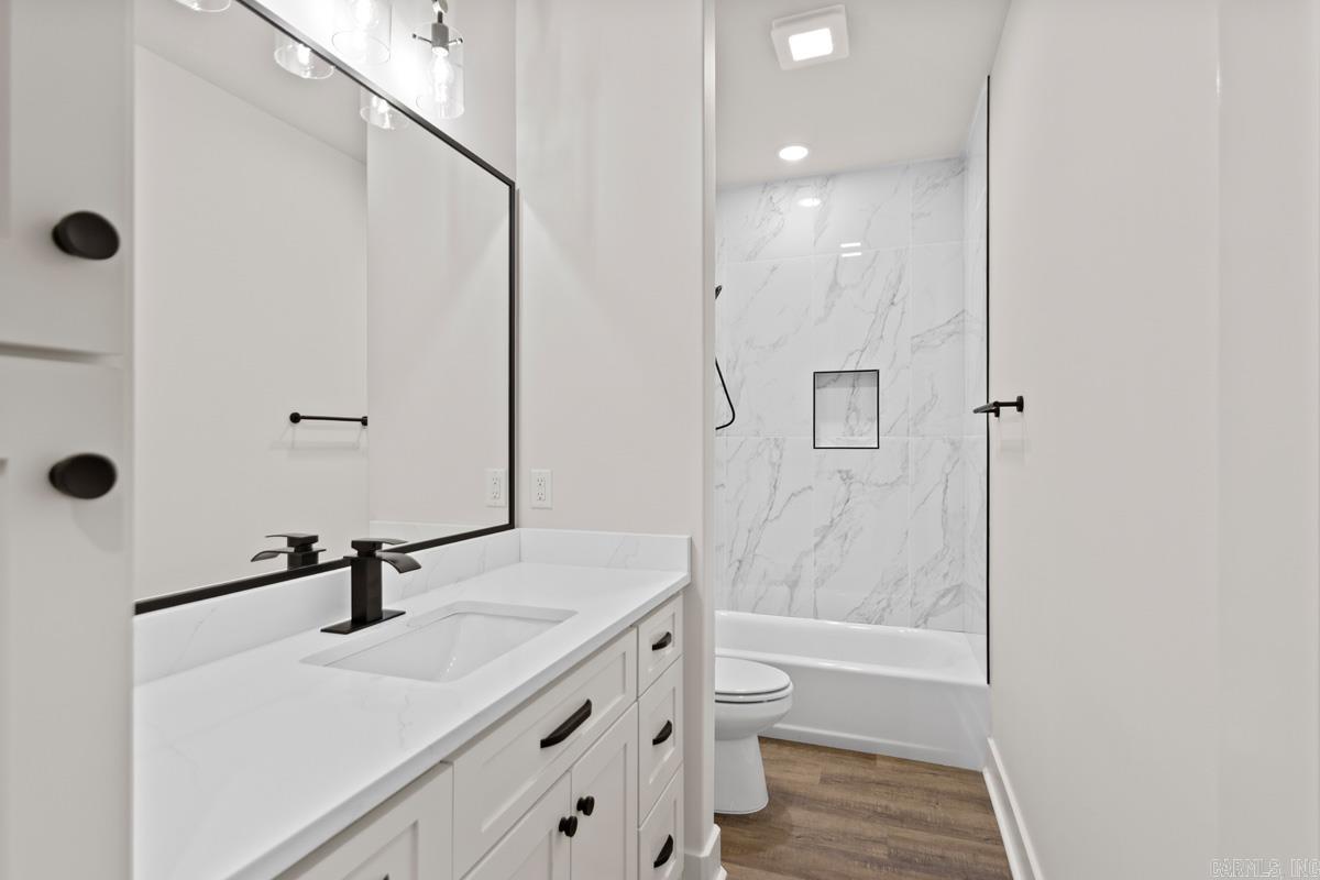 COUNTRY CLUB OF AR-QUARTERS ADDN - Residential