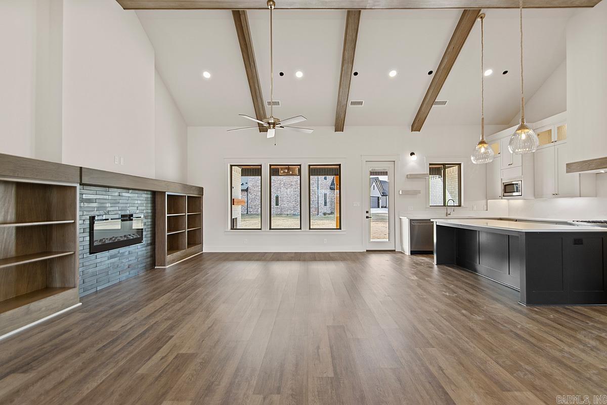 COUNTRY CLUB OF AR-QUARTERS ADDN - Residential