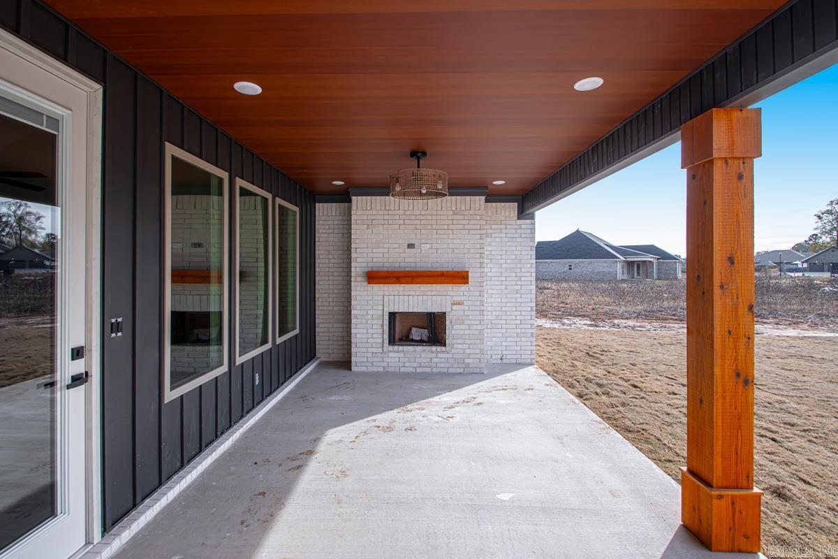 COUNTRY CLUB OF AR-QUARTERS ADDN - Residential