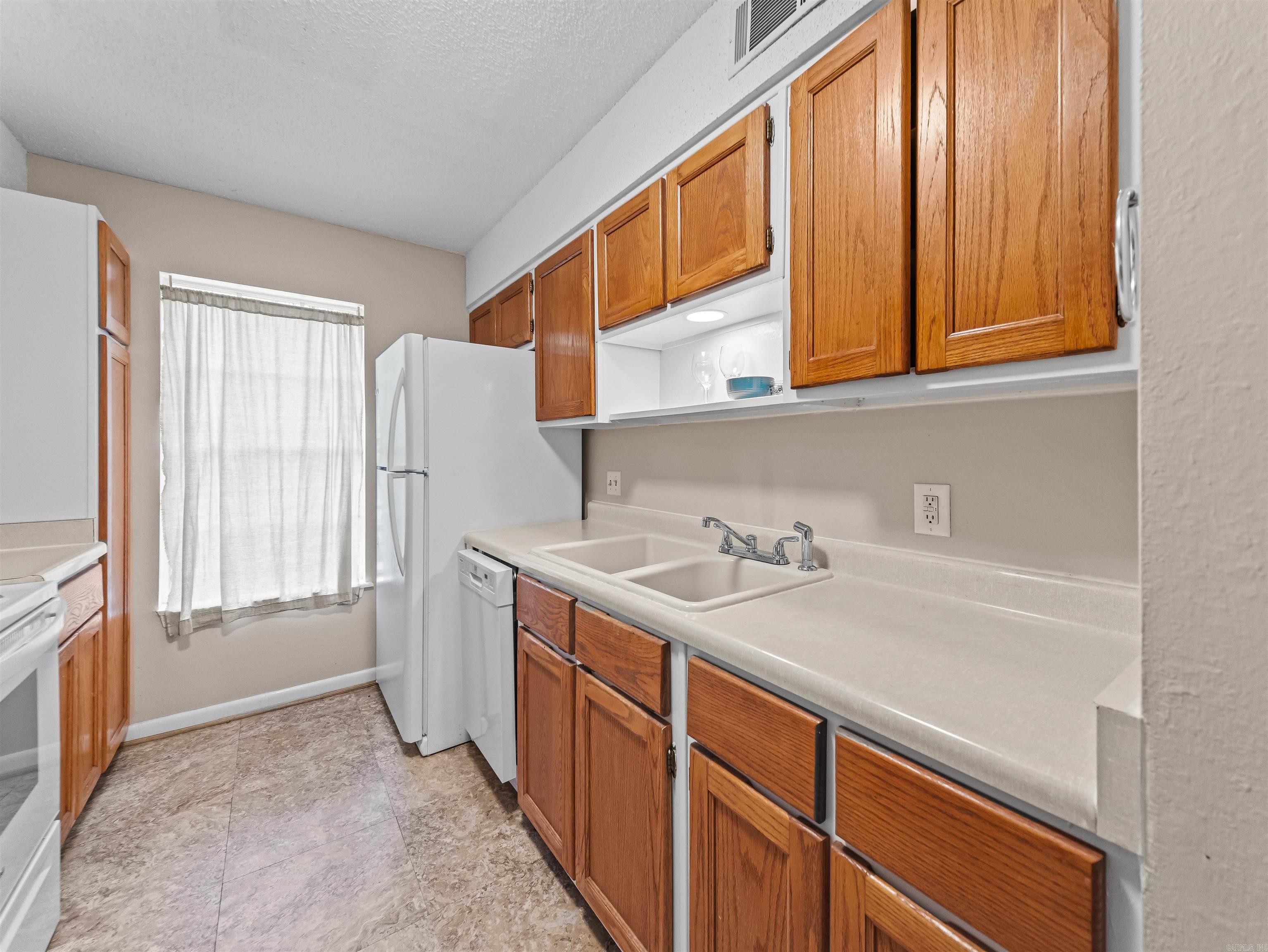 Desoto Courts Townhouse 1 - Residential