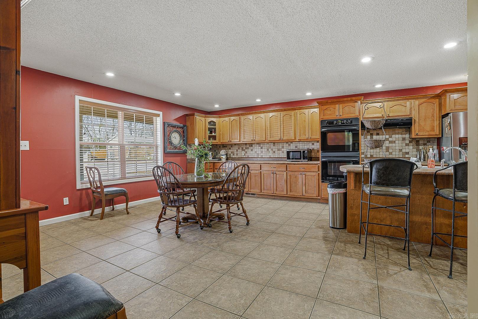 BLACKWOOD & BONE - Residential