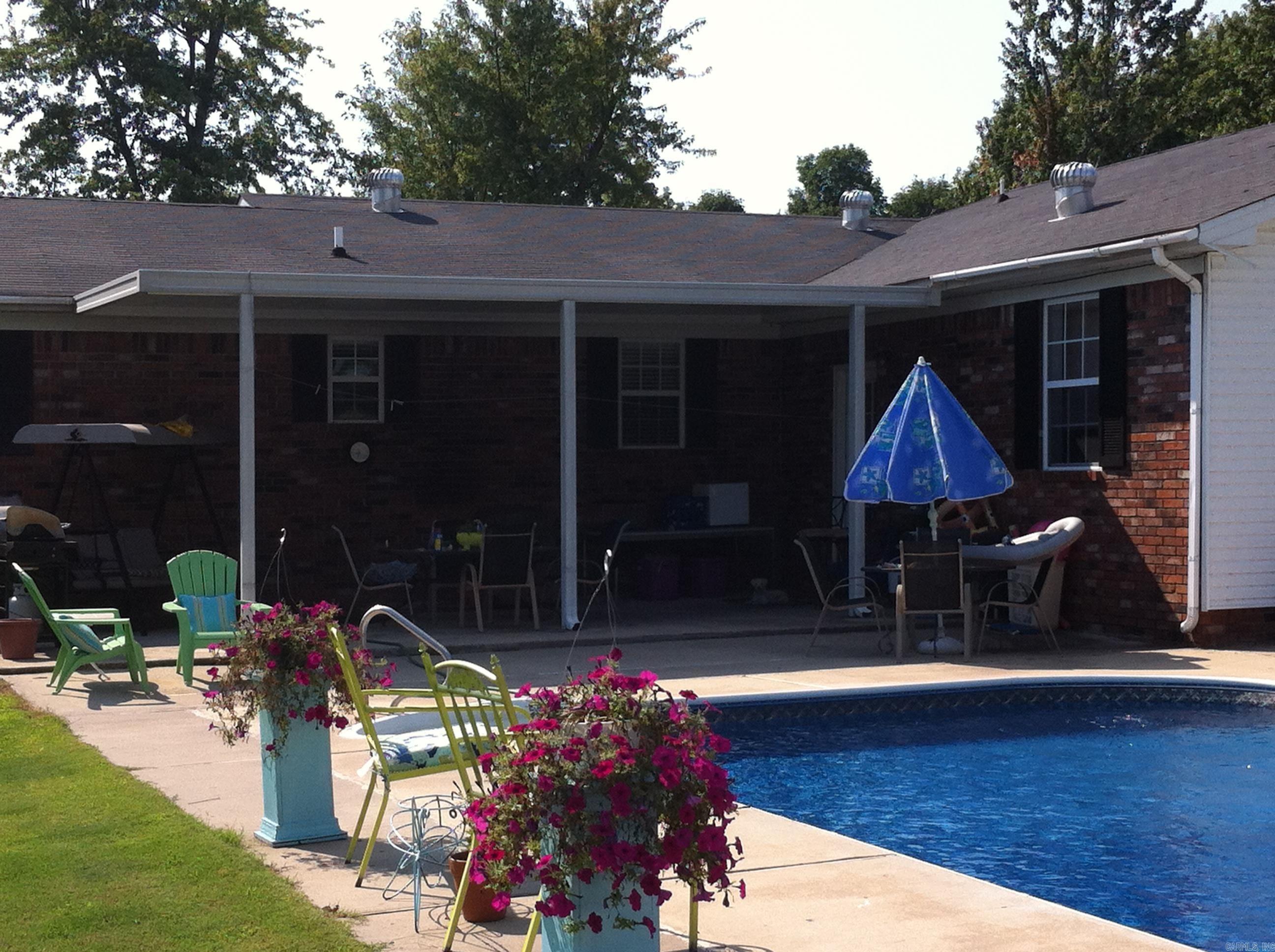 BLACKWOOD & BONE - Residential