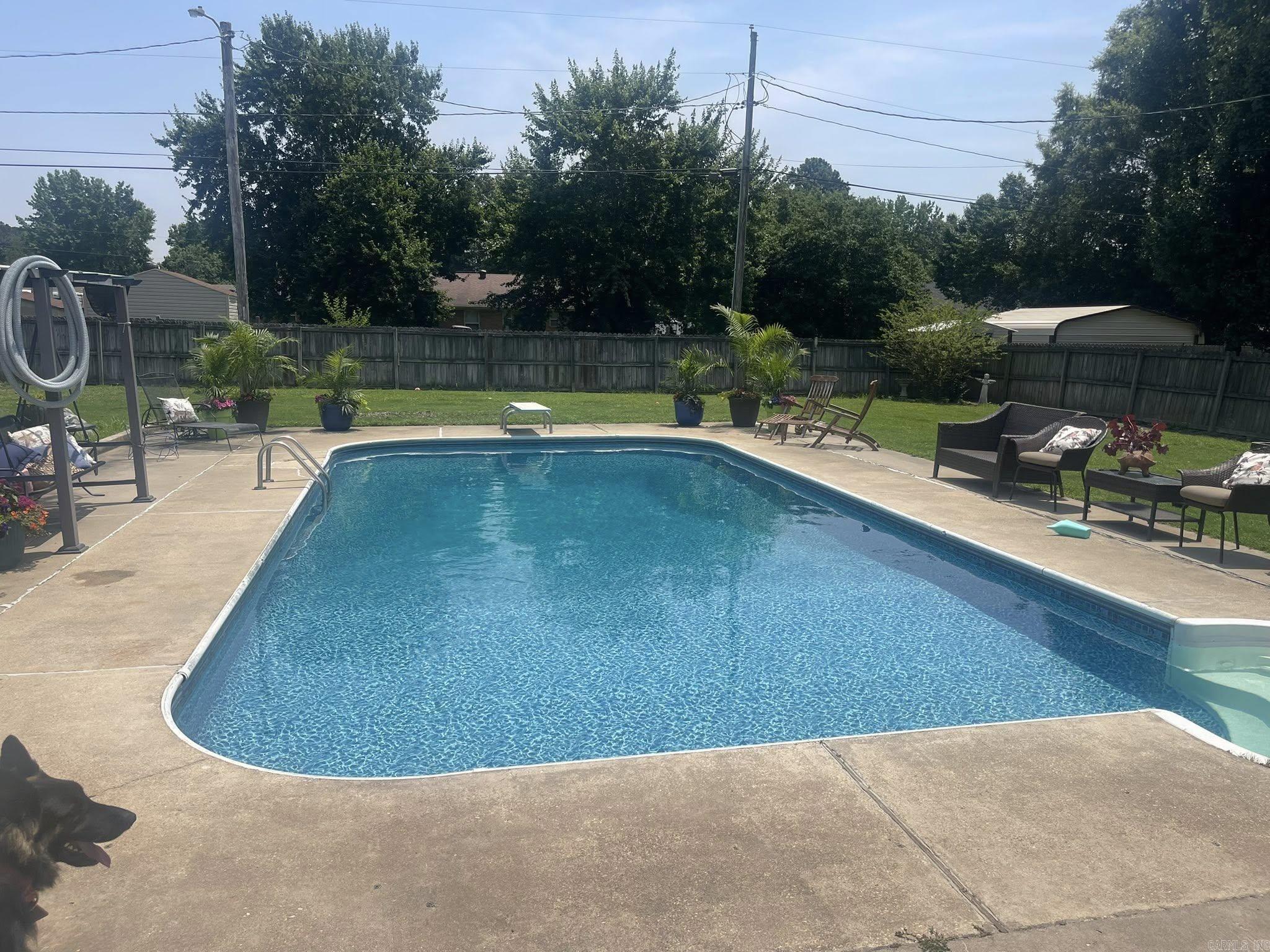 BLACKWOOD & BONE - Residential