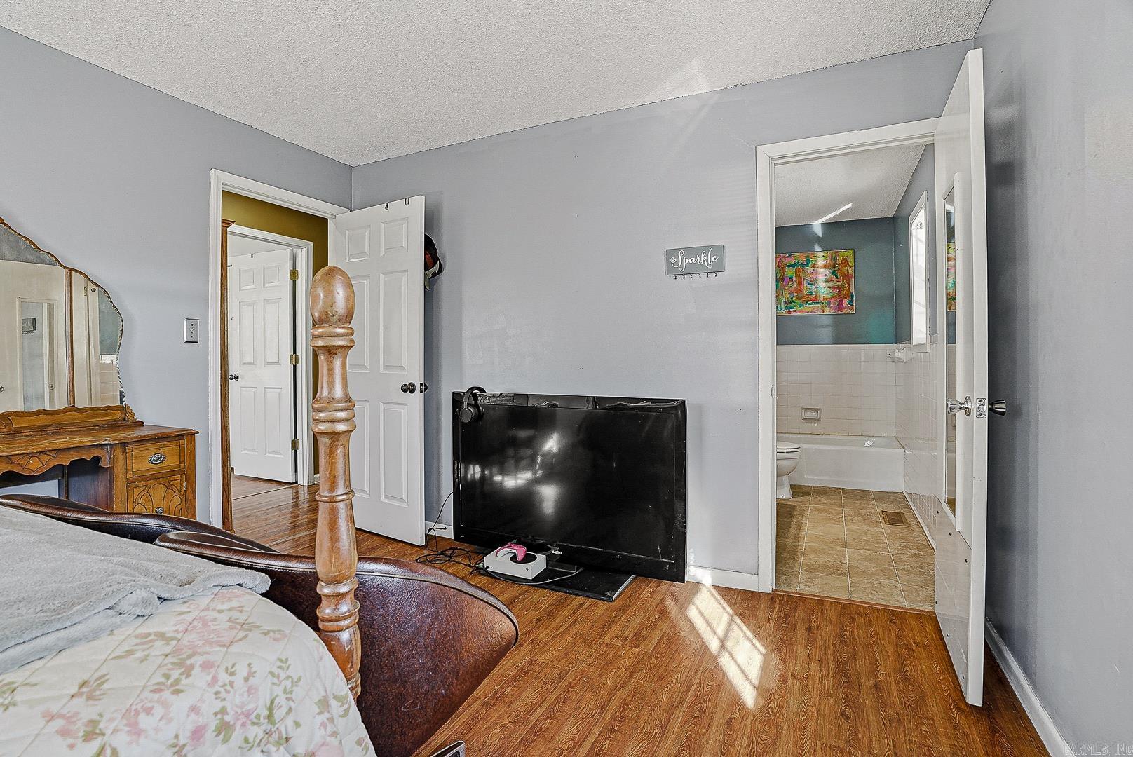 BLACKWOOD & BONE - Residential