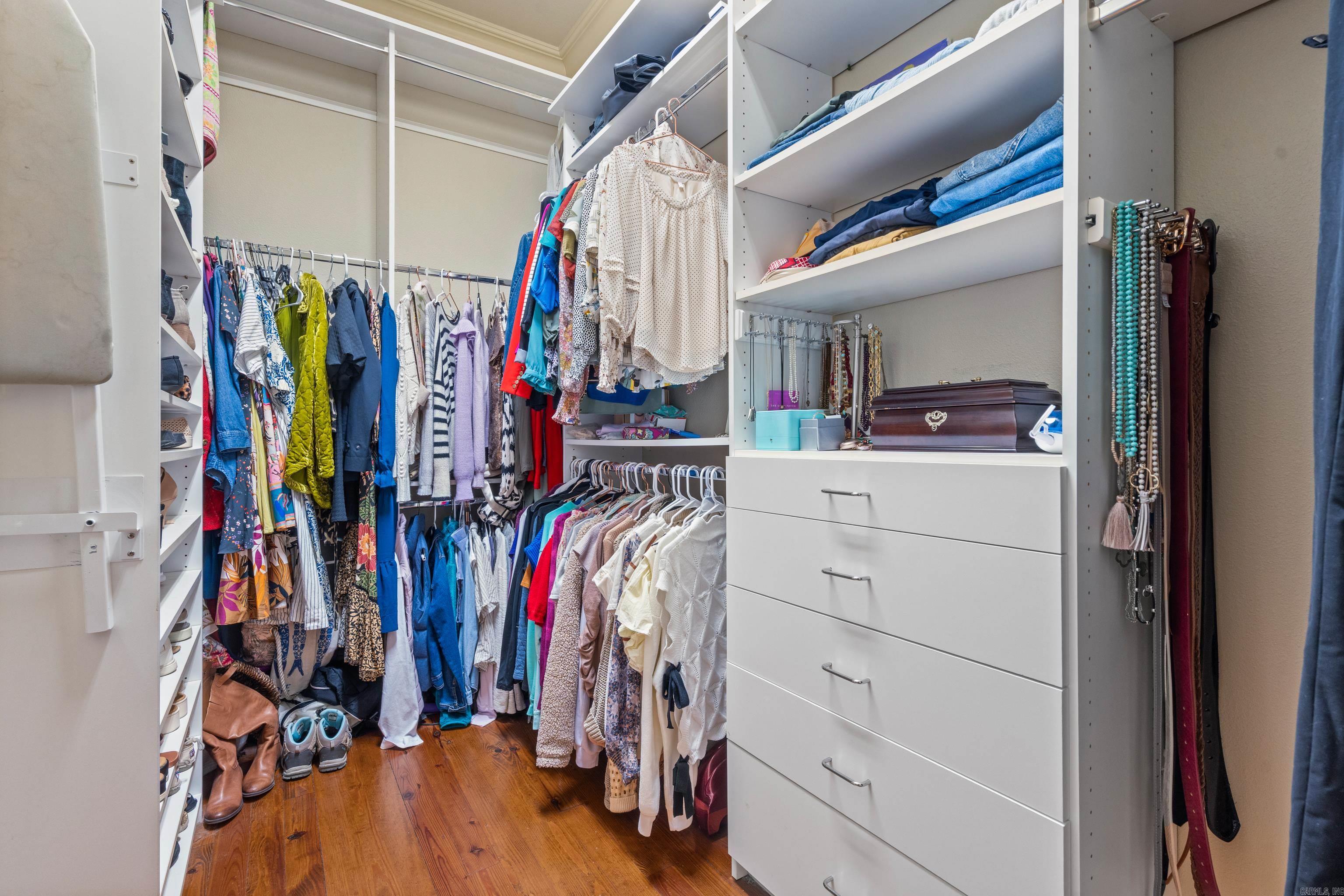 LOTUS VALLEY - Residential