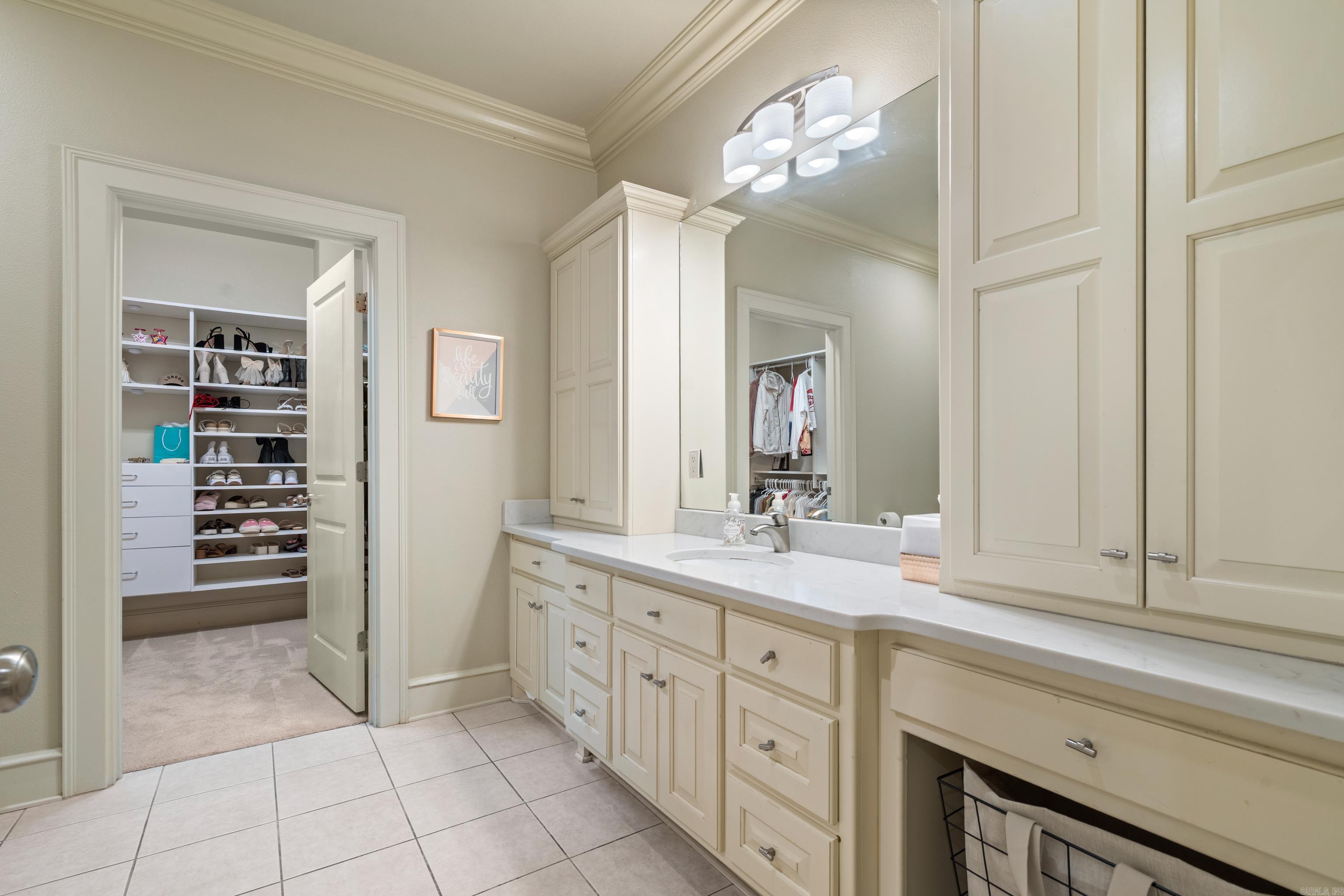 LOTUS VALLEY - Residential