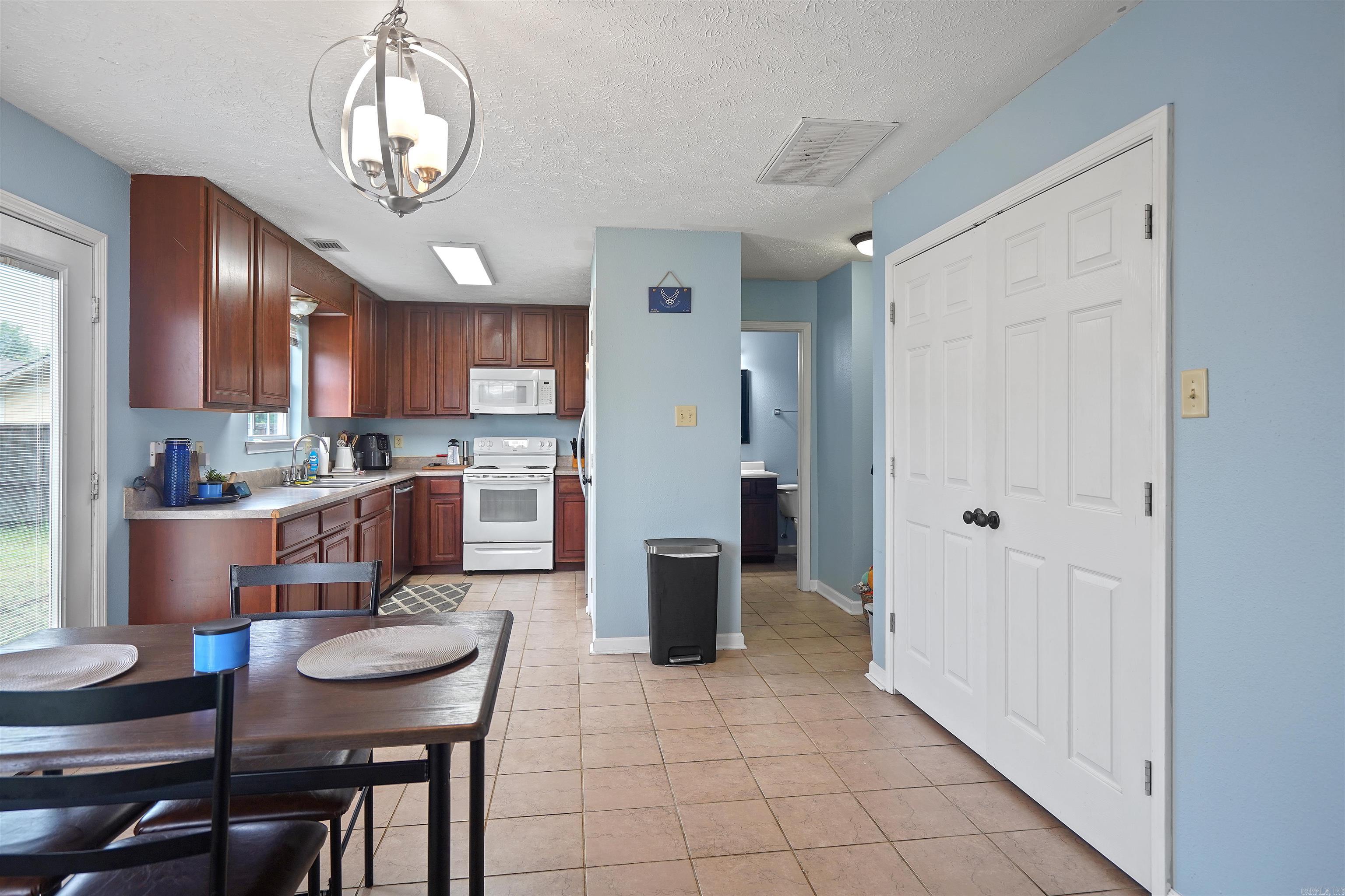 Twin Lakes - Residential