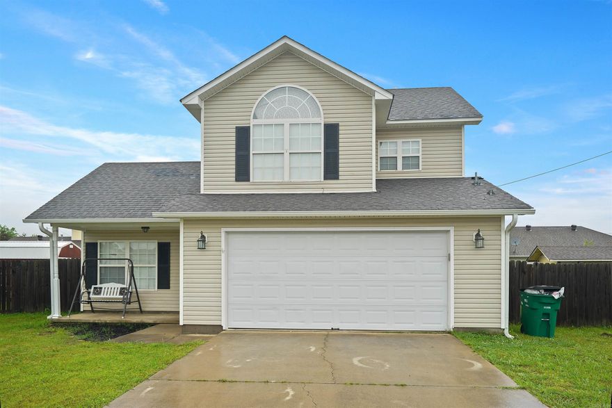 Don't miss this adorable 3 bed, 2 1/2 bath in the Twin Lakes Neighborhood in Beebe! Outside you are greeted with a covered front porch where you can sit and relax. Then step inside to a spacious living room with vaulted ceiling that flows into the dining area and kitchen. Laundry and 1/2 bath downstairs. Upstairs features 3 bedrooms and 2 full baths. Large windows in the living area and master bedroom allow for tons of natural light. Home sits on a quiet cul-de-sac and will make a perfect starter home. Fridge will convey. Dishwasher 2022.