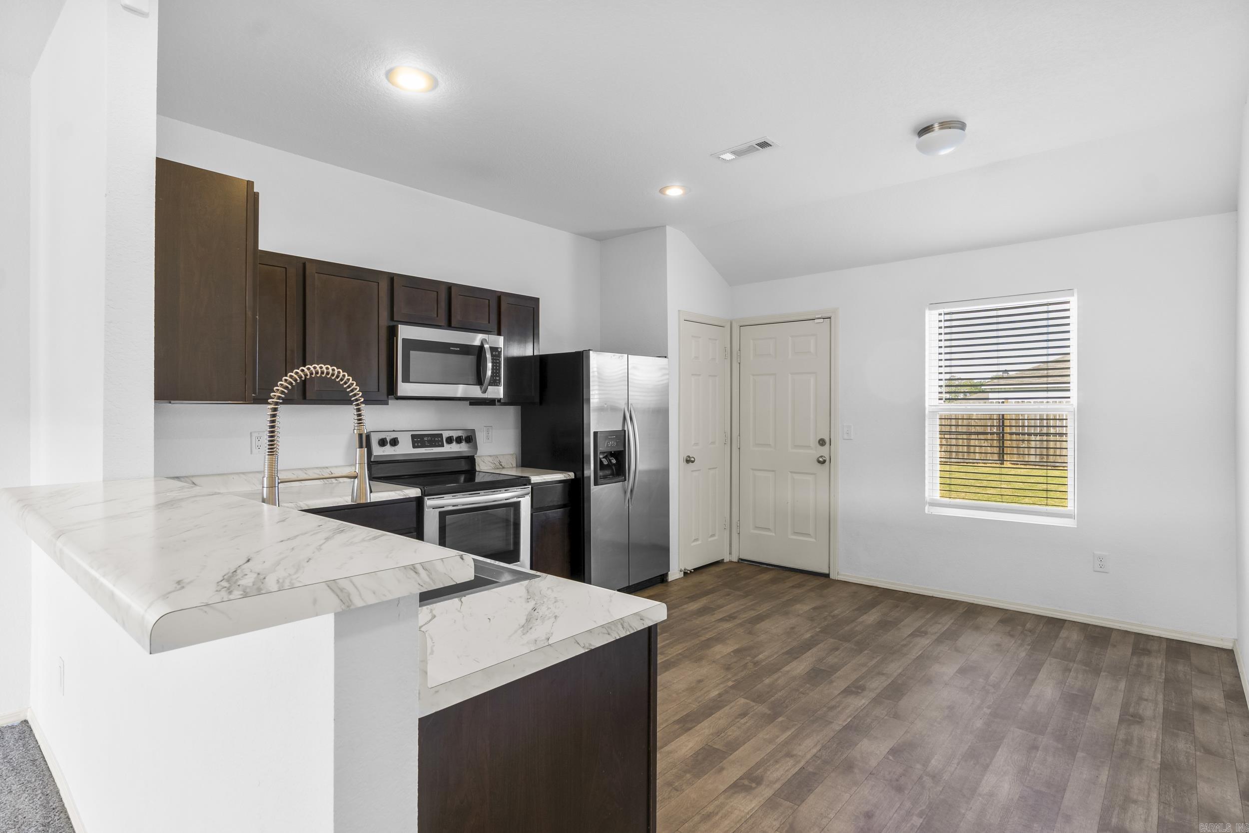 COUNTRY CLUB OF ARK THE - Residential