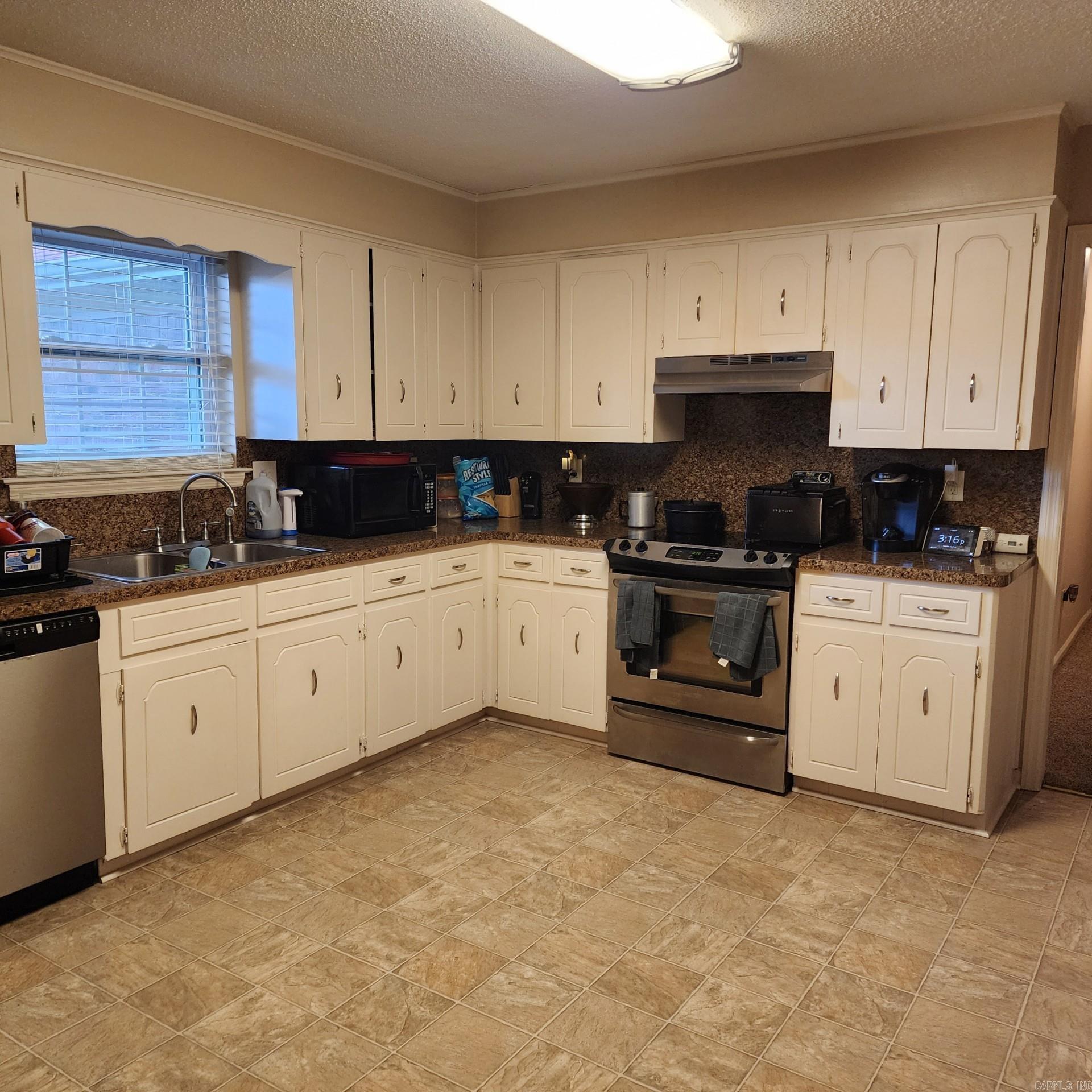 STONEWALL - Residential