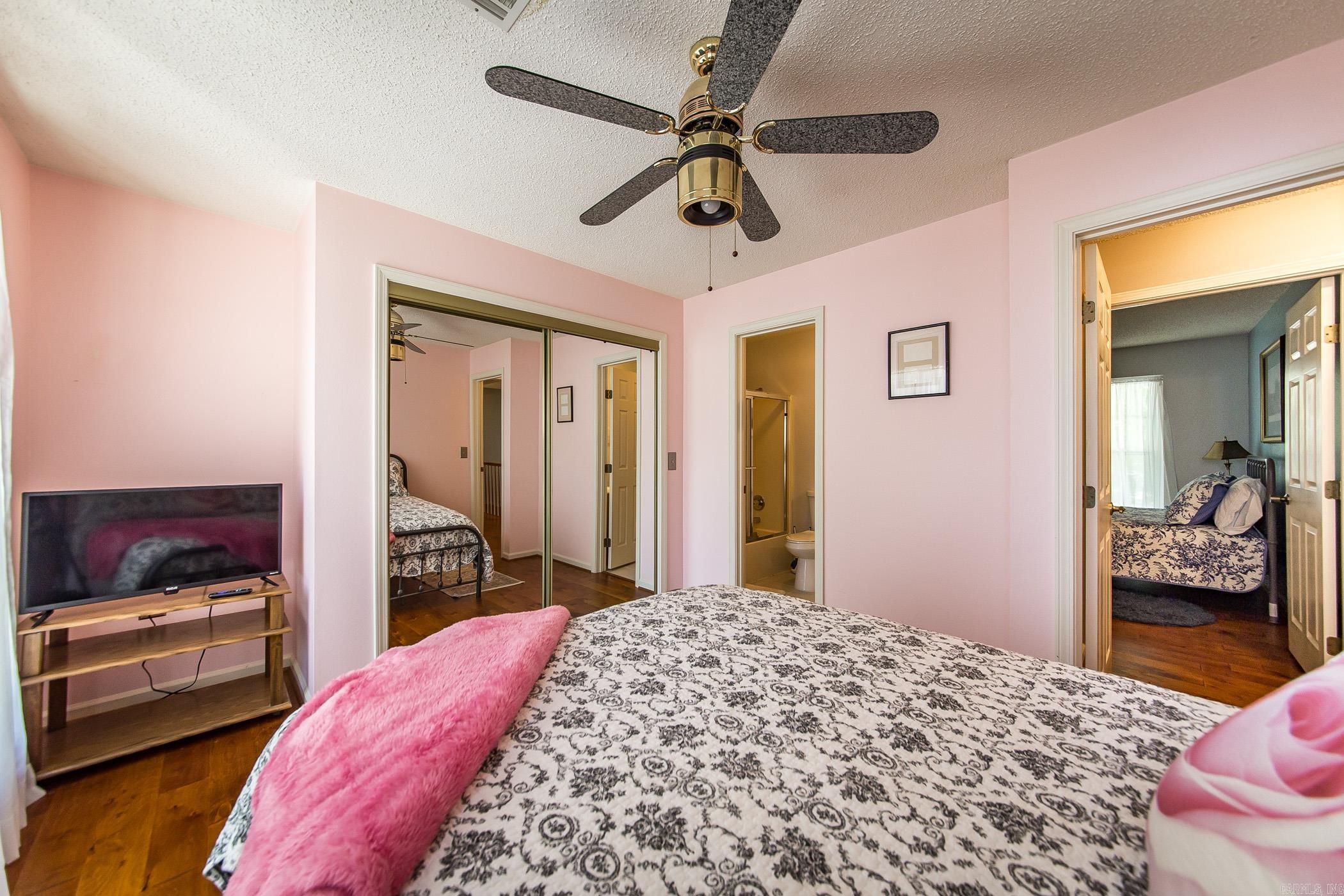 CASTLE RIDGE - Residential