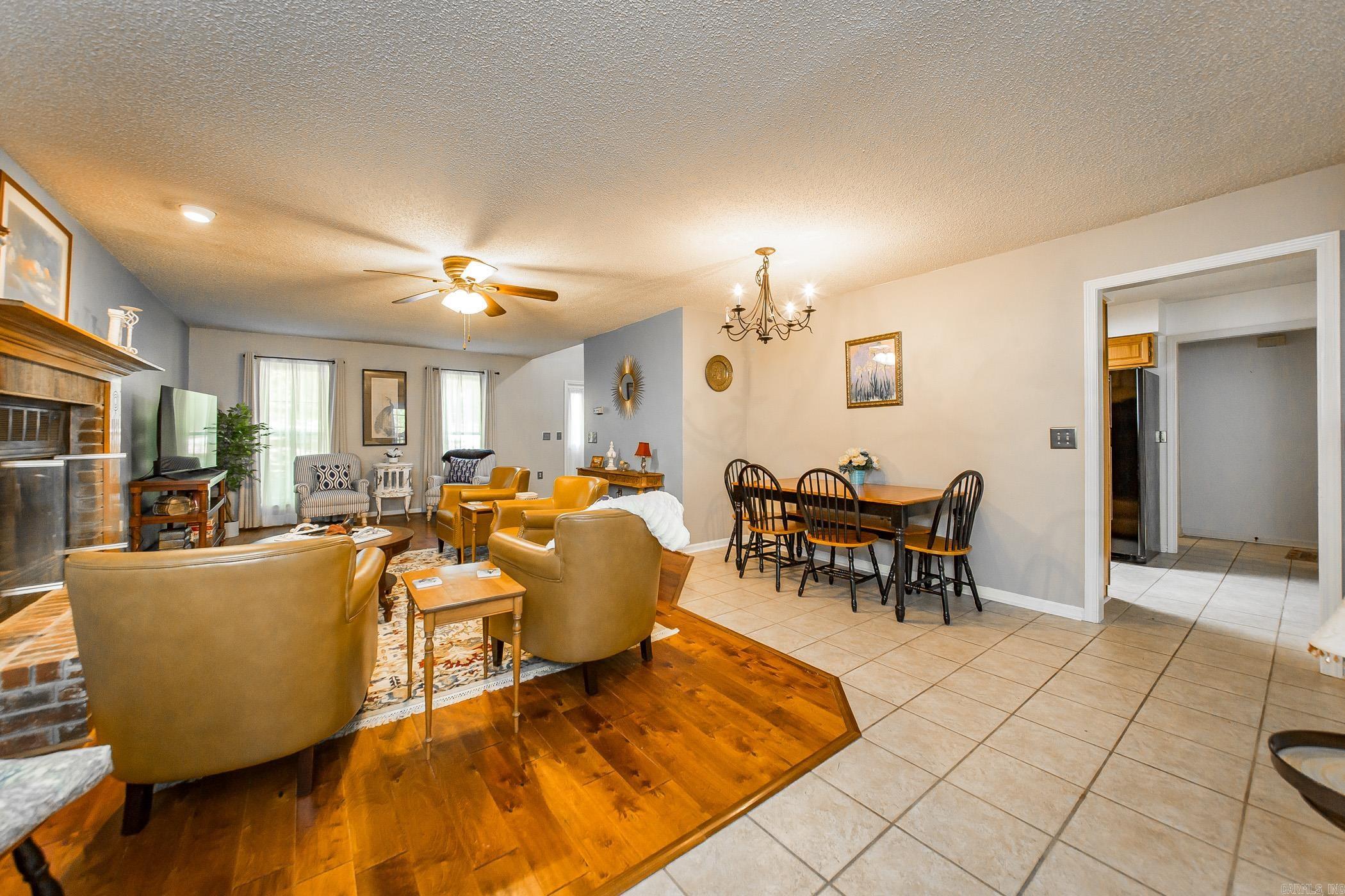 CASTLE RIDGE - Residential