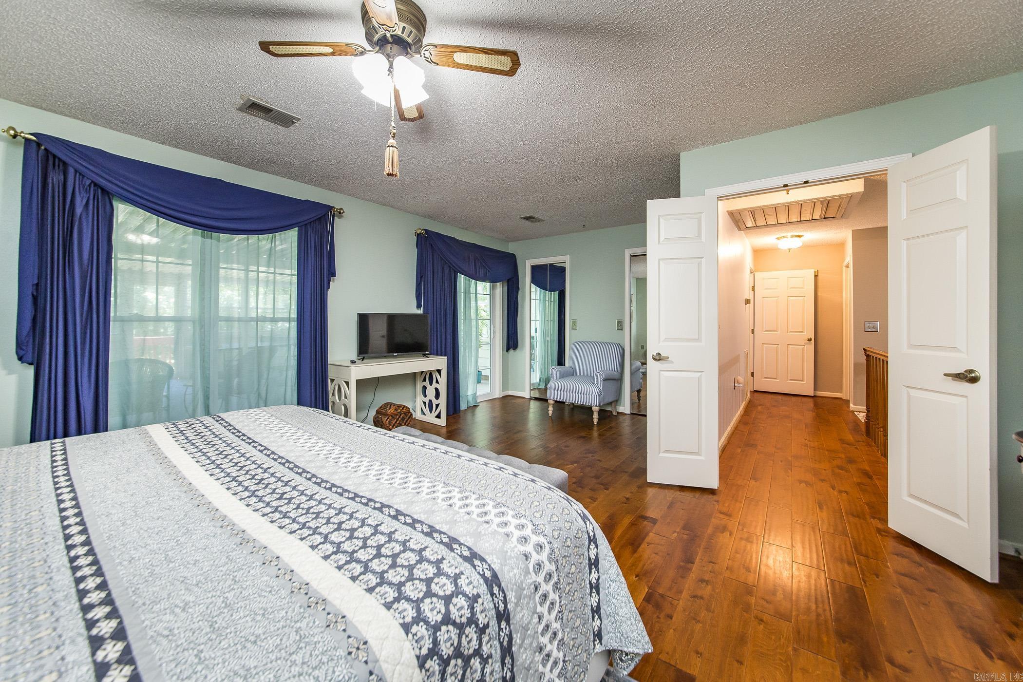 CASTLE RIDGE - Residential