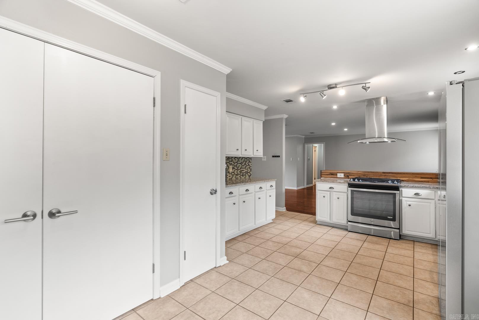 Marlowe Manor - Residential