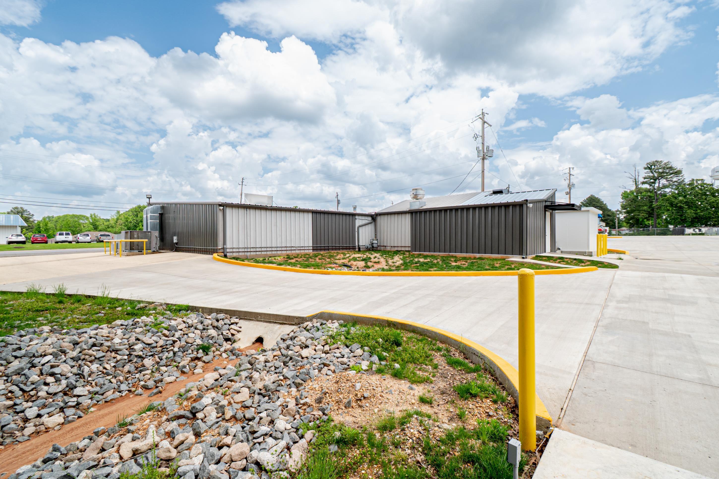 Monticello Original - Commercial Sale