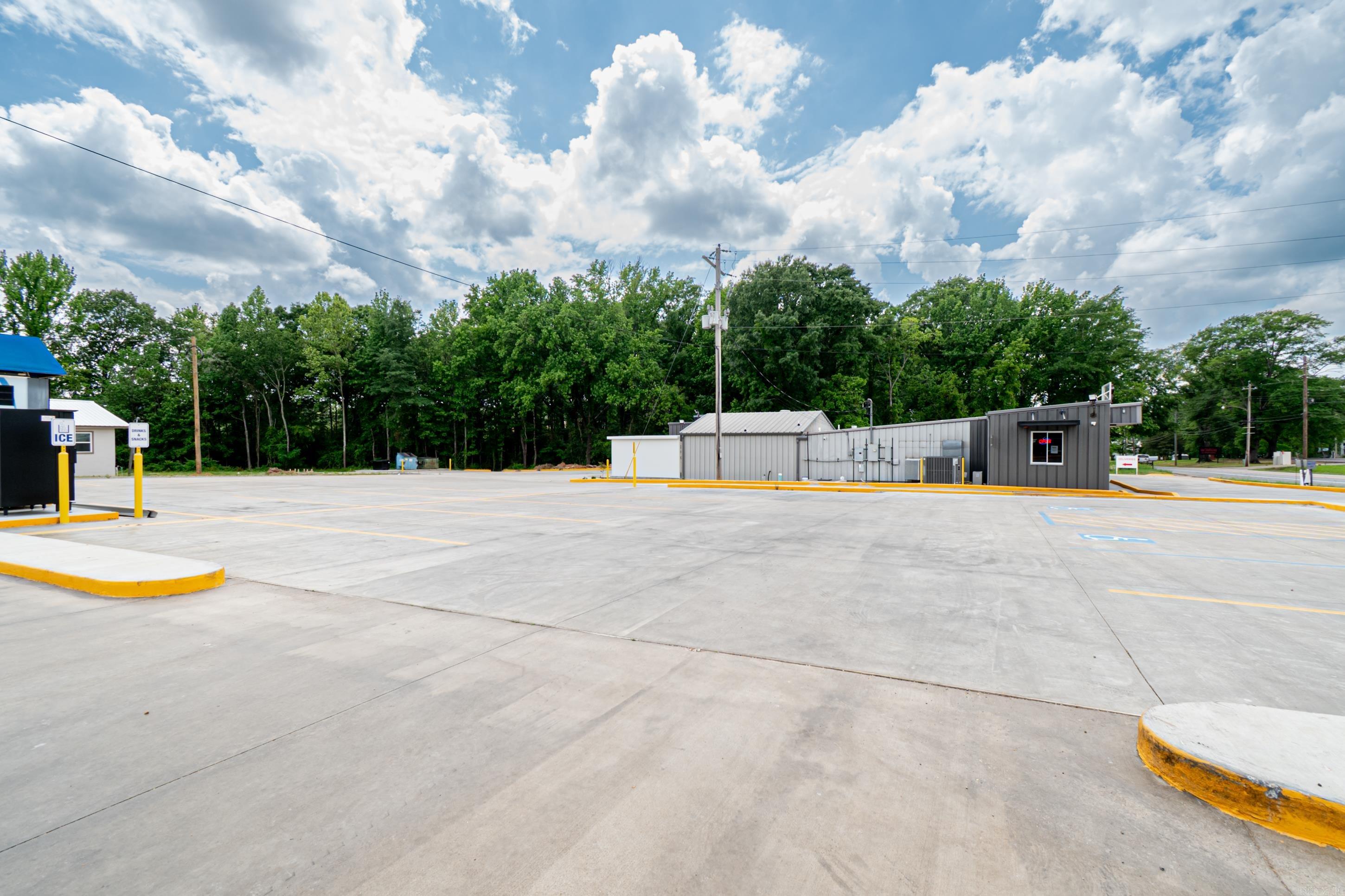 Monticello Original - Commercial Sale